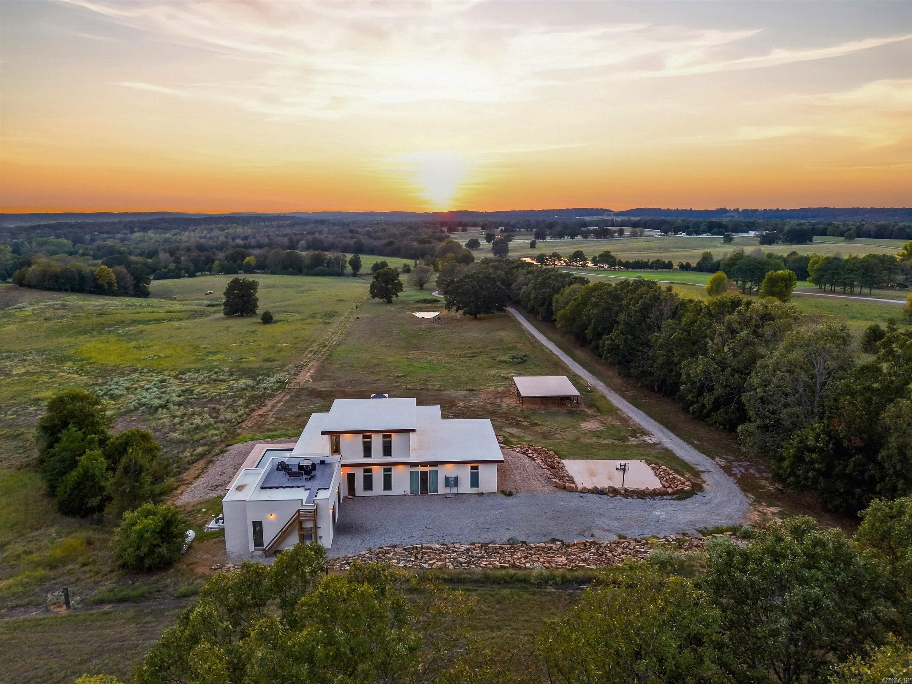 653 Fox Den Road Property Photo 48