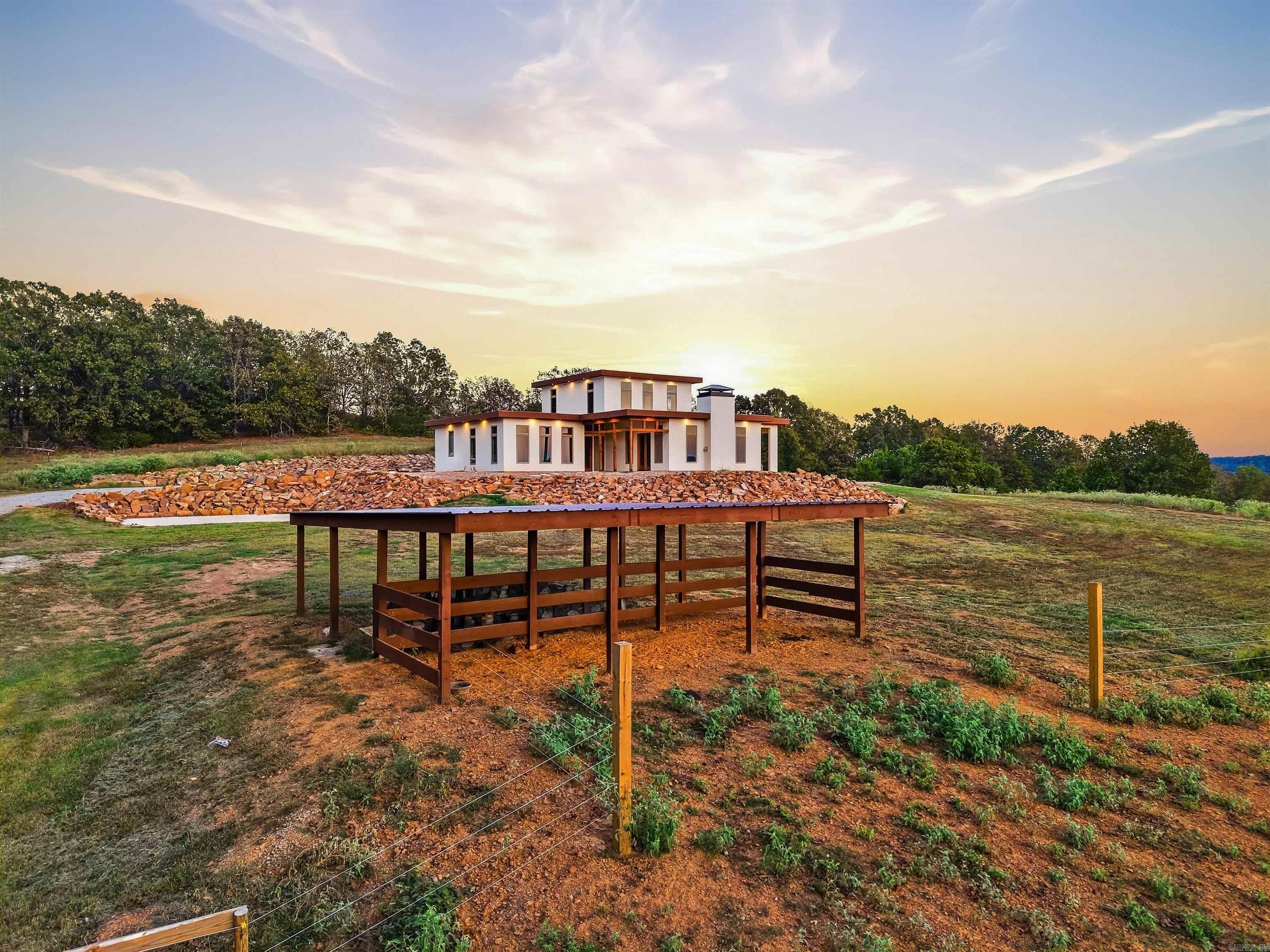 653 Fox Den Road Property Photo 49