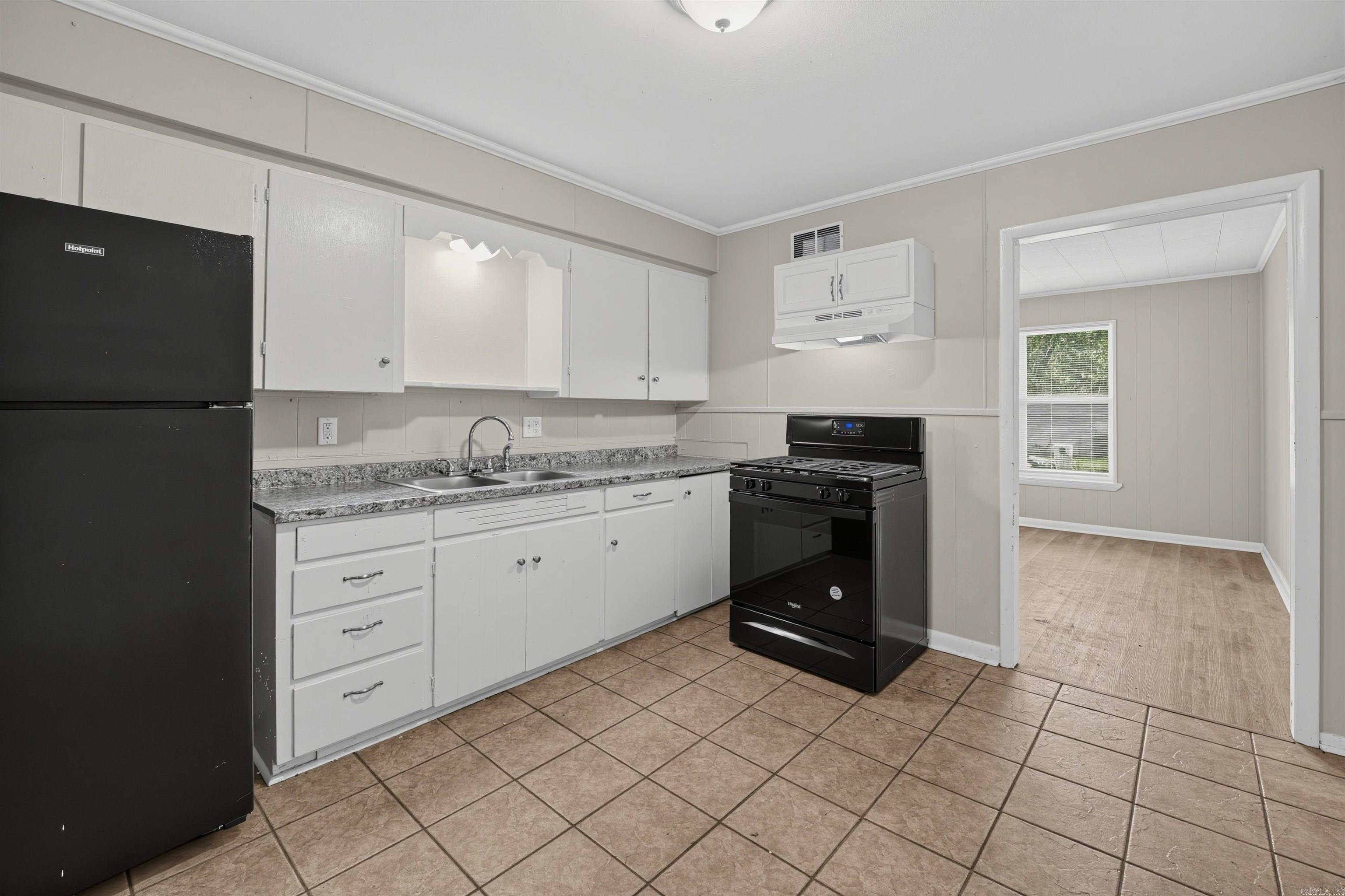 16 Sheffield Drive Property Photo 8