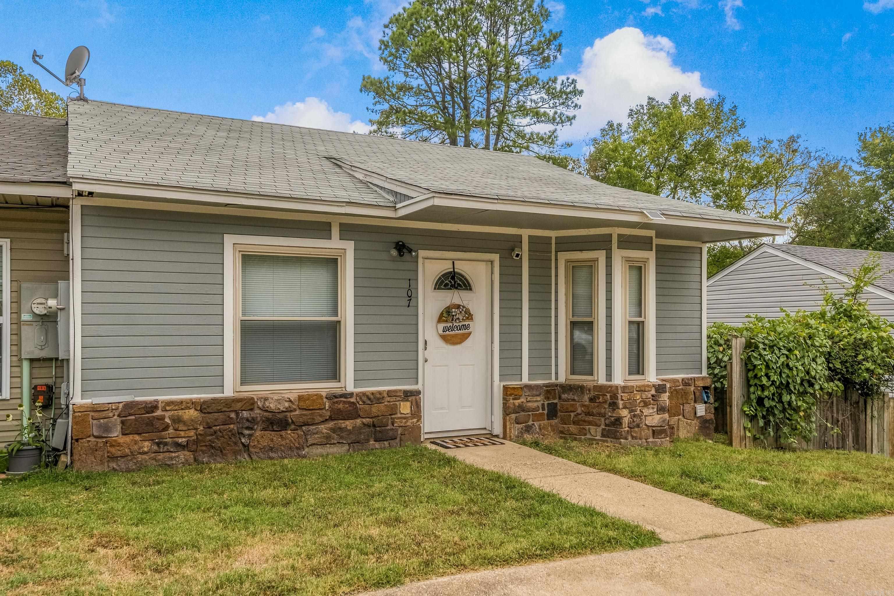 107 Chelle Street Property Photo 2