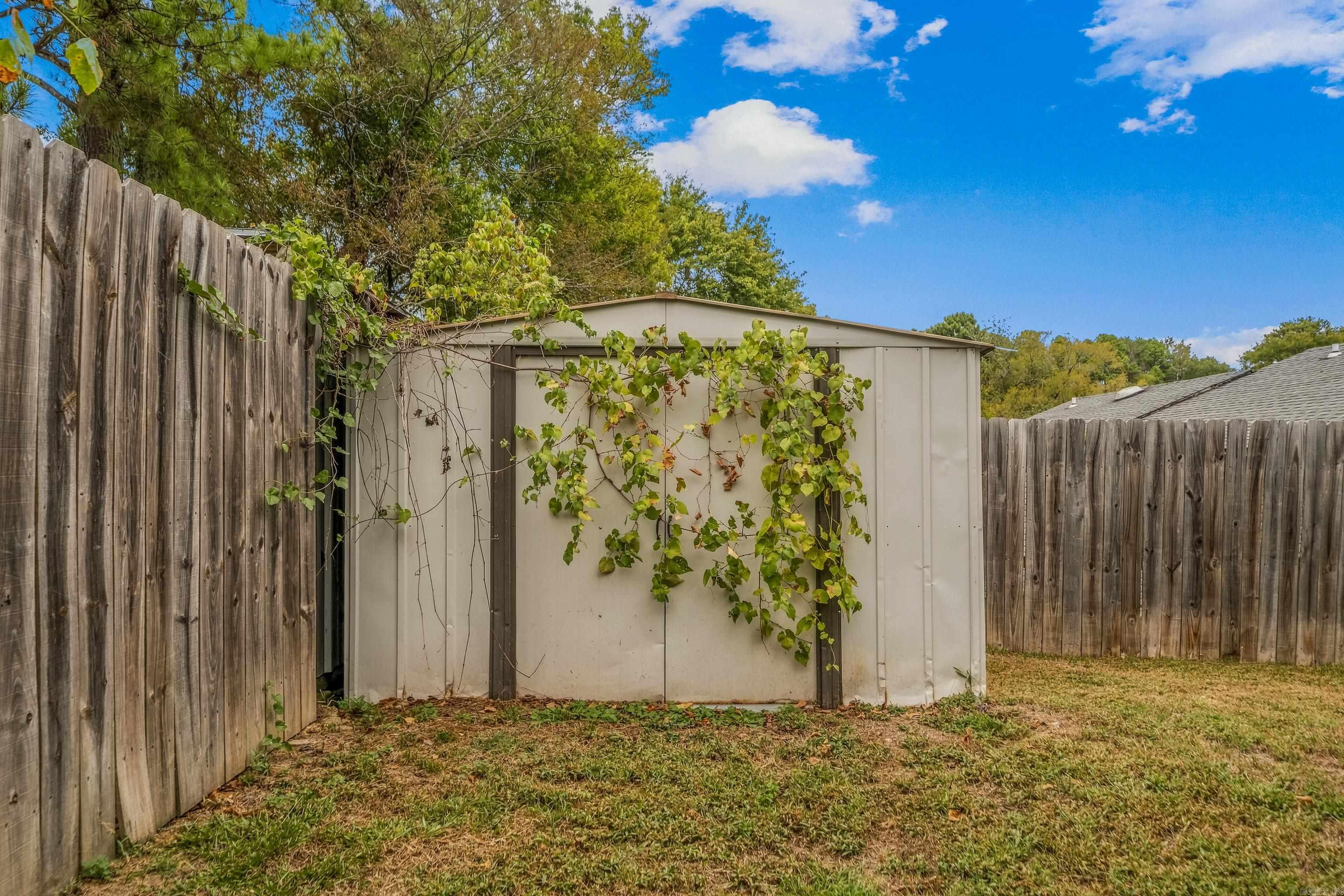 107 Chelle Street Property Photo 34