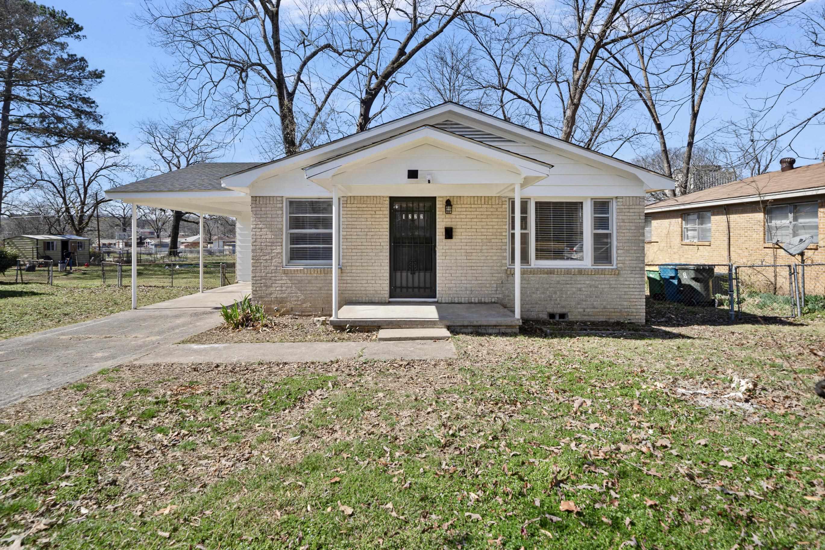 1222 S Pierce Street Property Photo 1