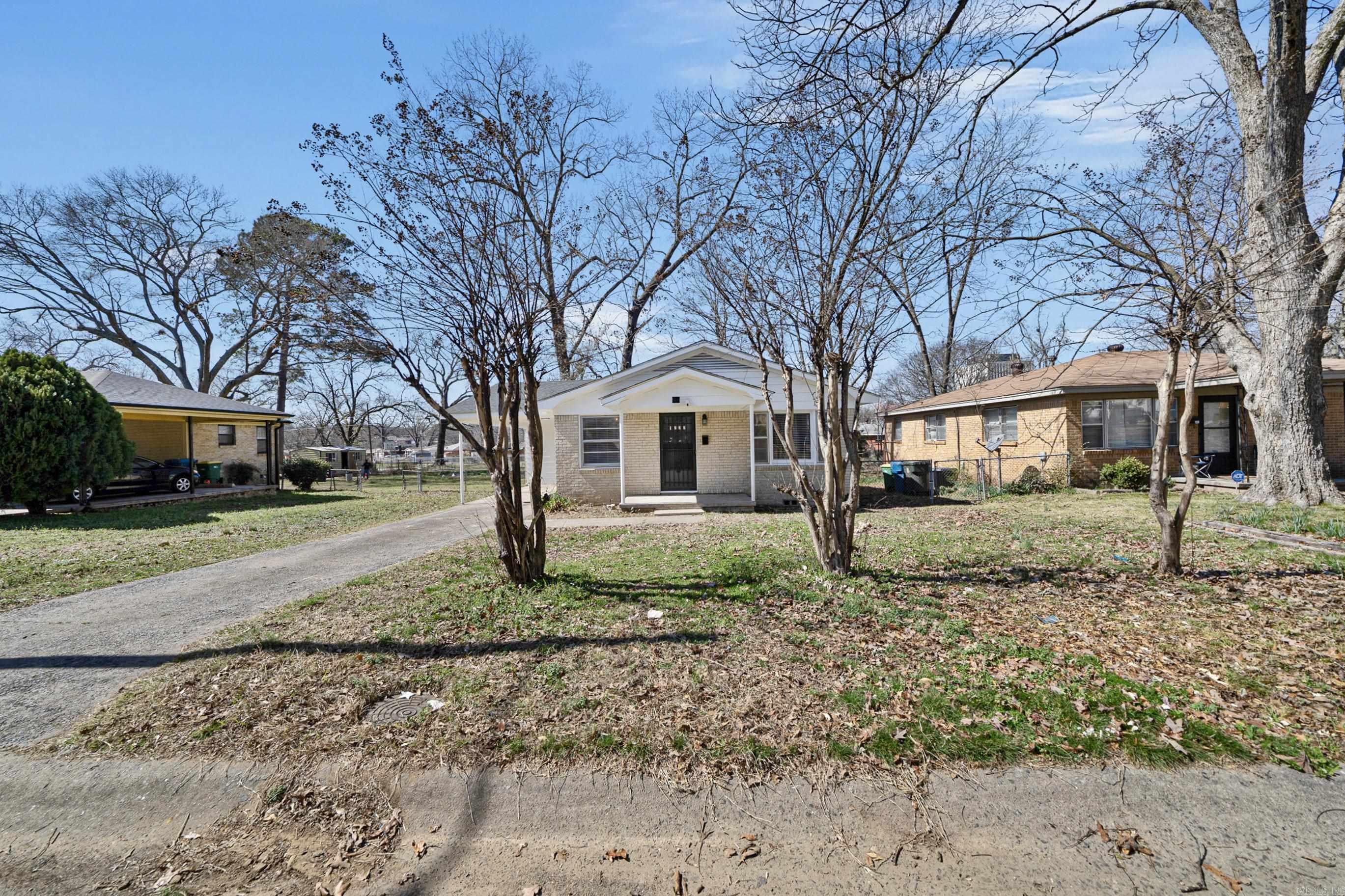 1222 S Pierce Street Property Photo 2
