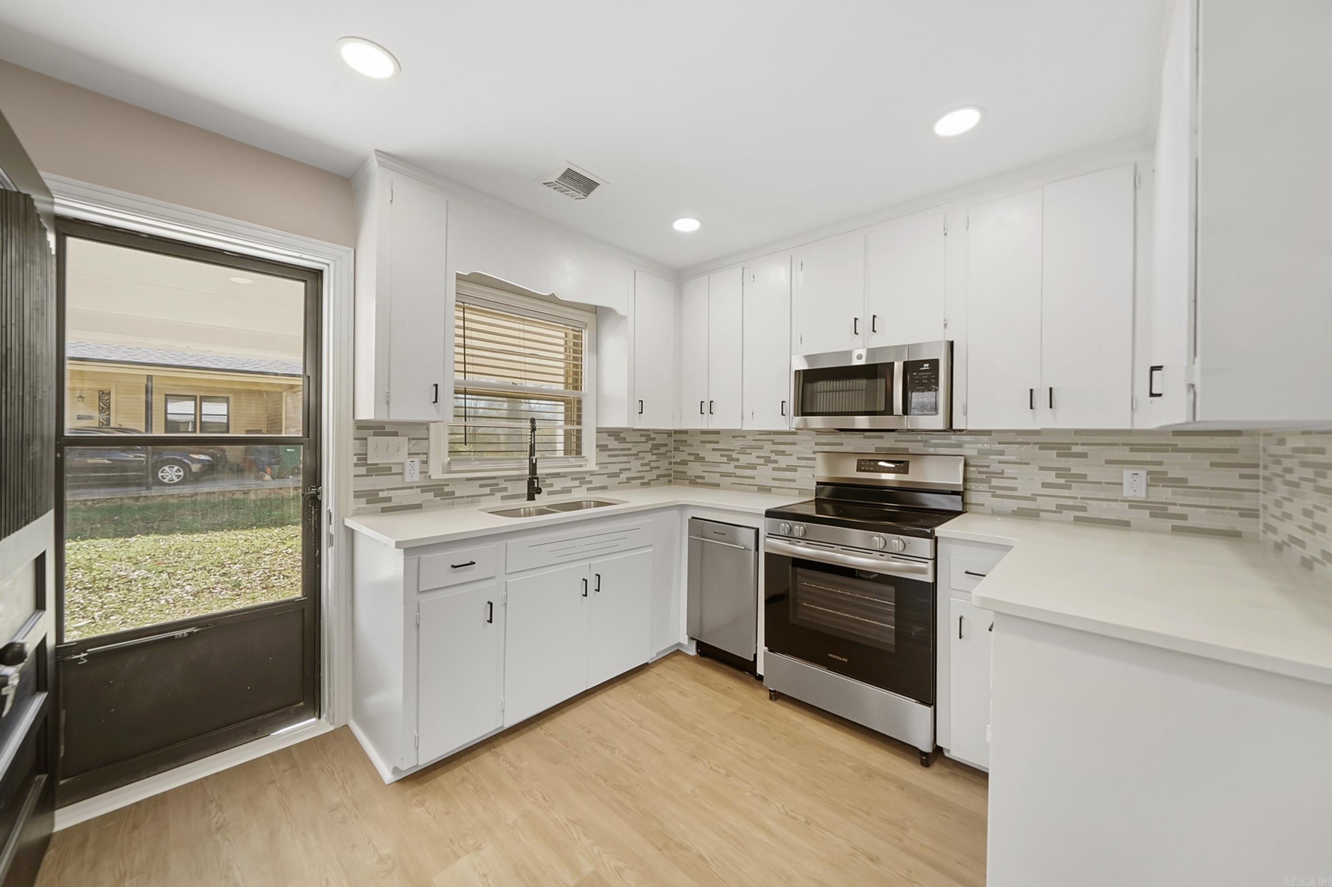 1222 S Pierce Street Property Photo 3
