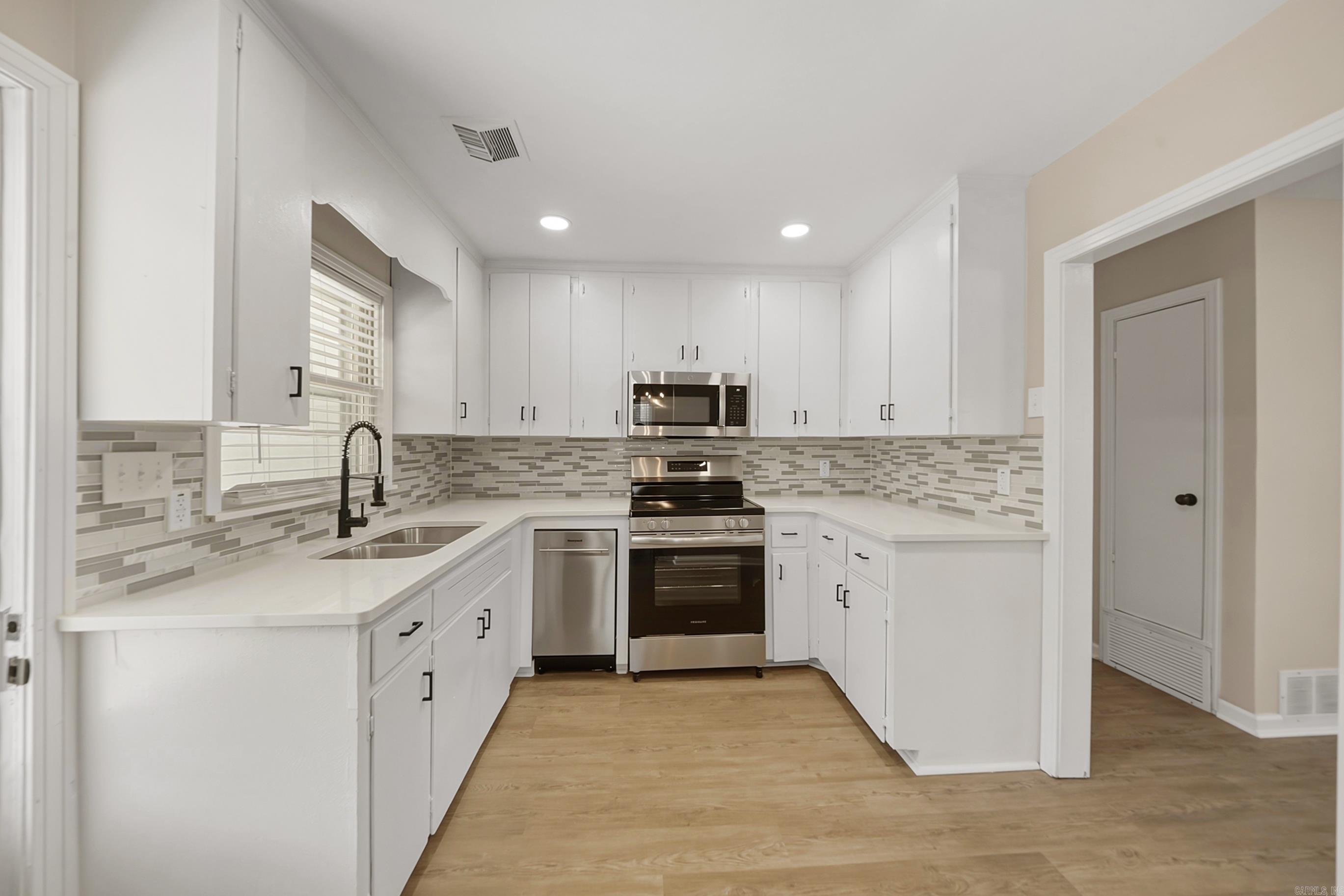 1222 S Pierce Street Property Photo 4