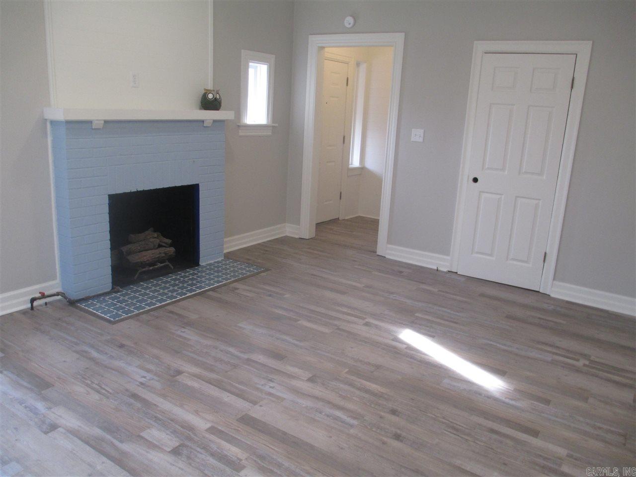 916a E Race Avenue Property Photo 7