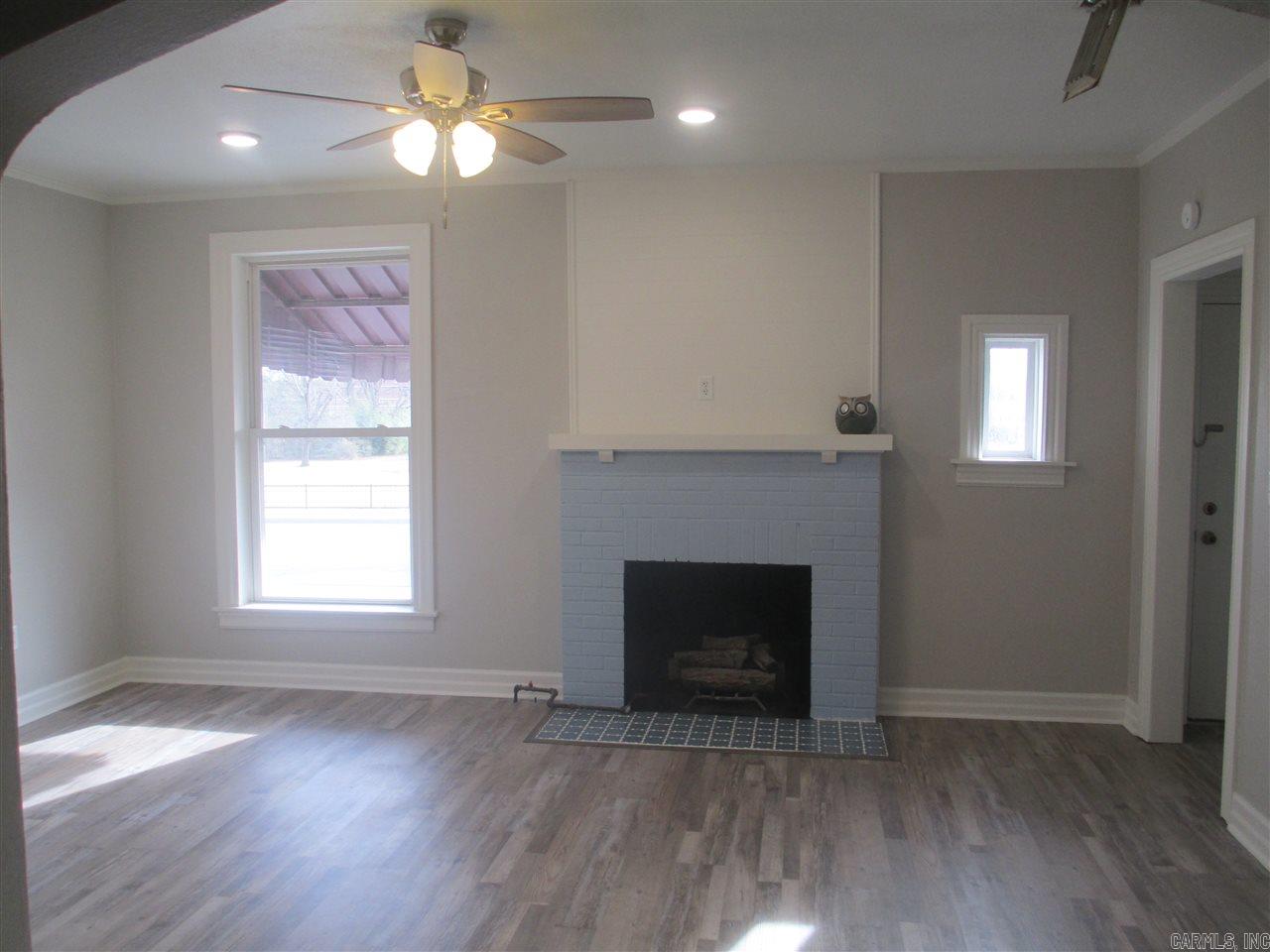 916a E Race Avenue Property Photo 8