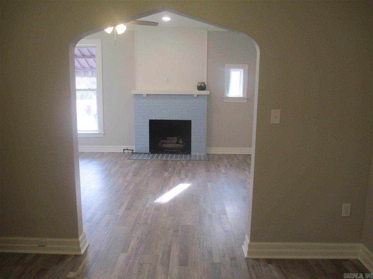 916a E Race Avenue Property Photo 11