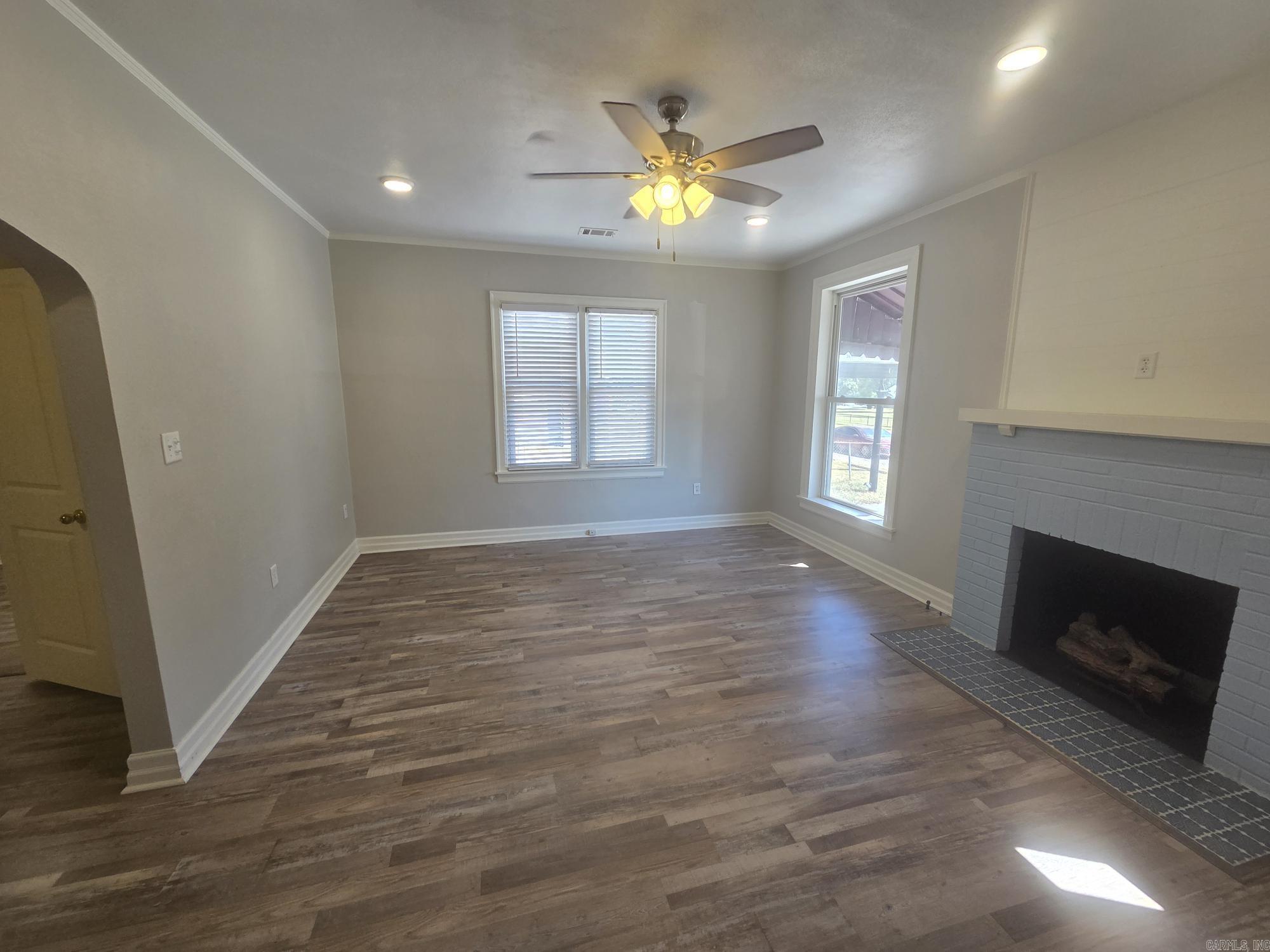 916a E Race Avenue Property Photo 13