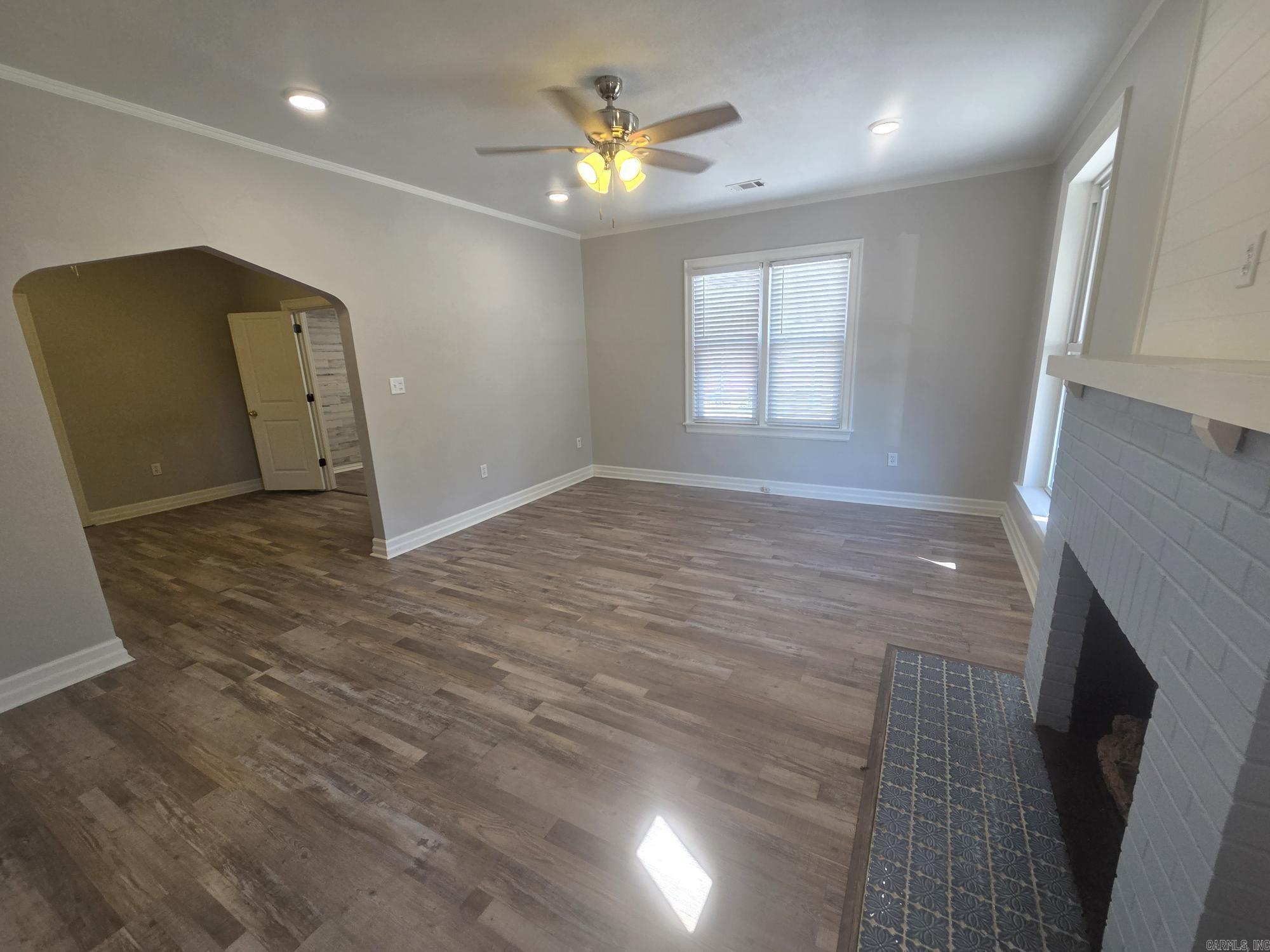 916a E Race Avenue Property Photo 14