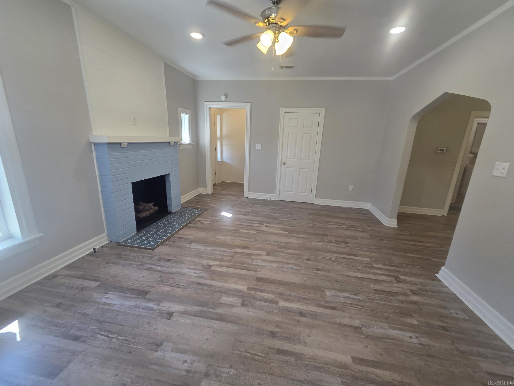 916a E Race Avenue Property Photo 15