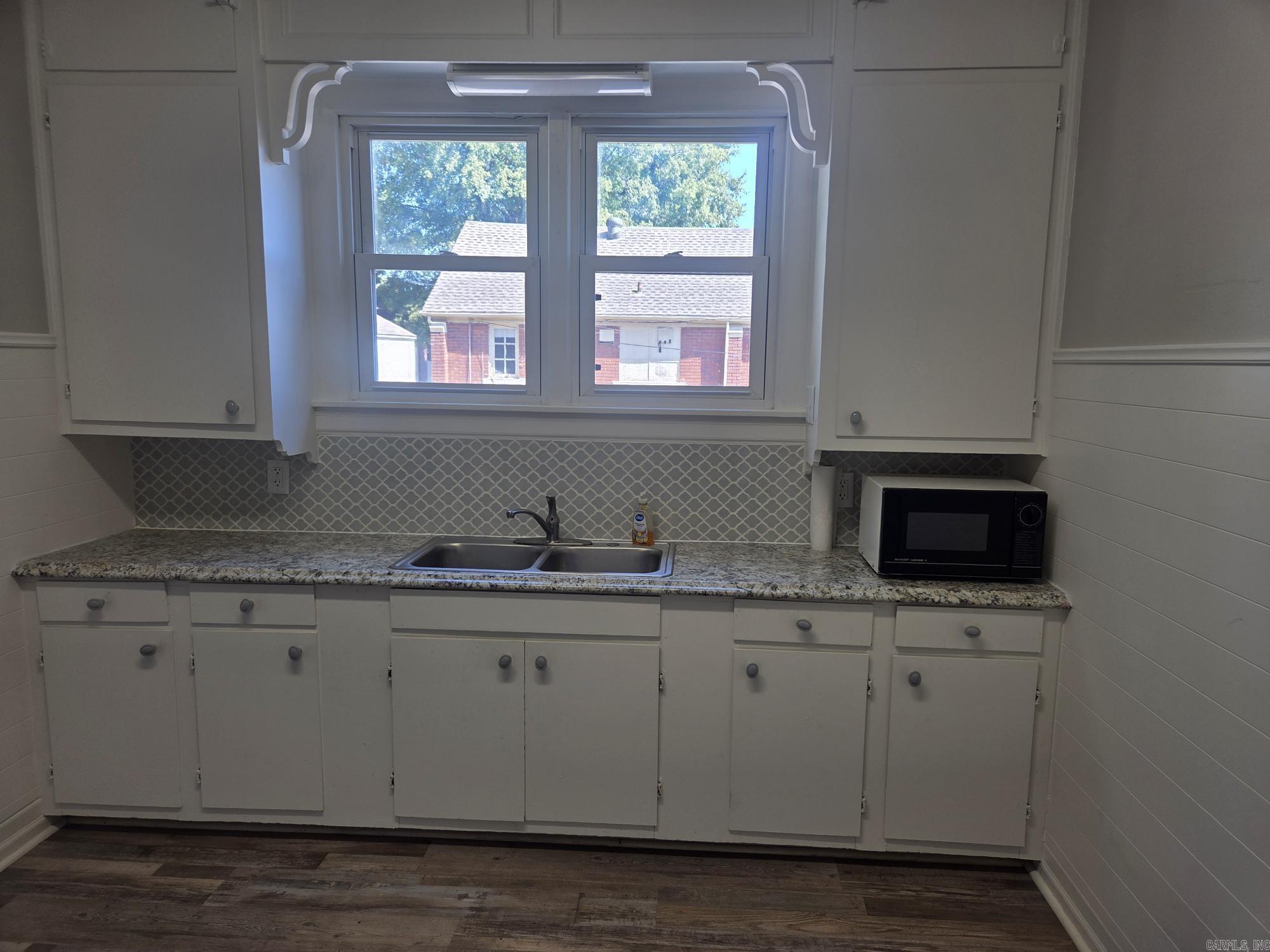 916a E Race Avenue Property Photo 31