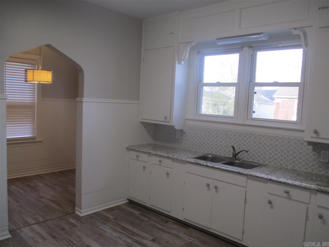916a E Race Avenue Property Photo 33