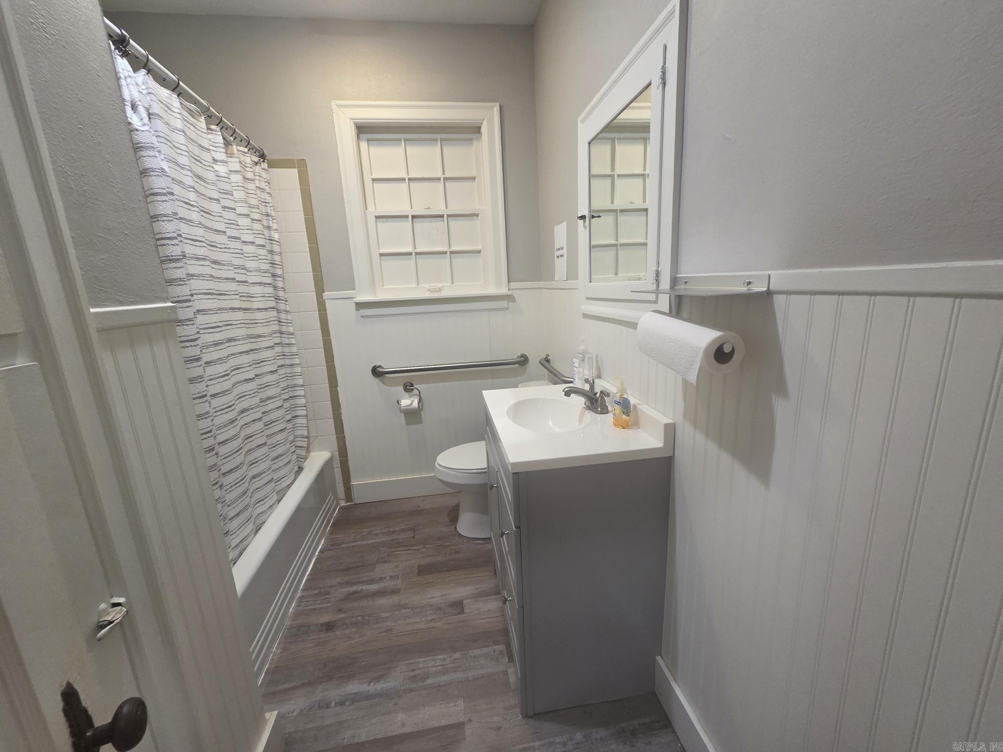 916a E Race Avenue Property Photo 36