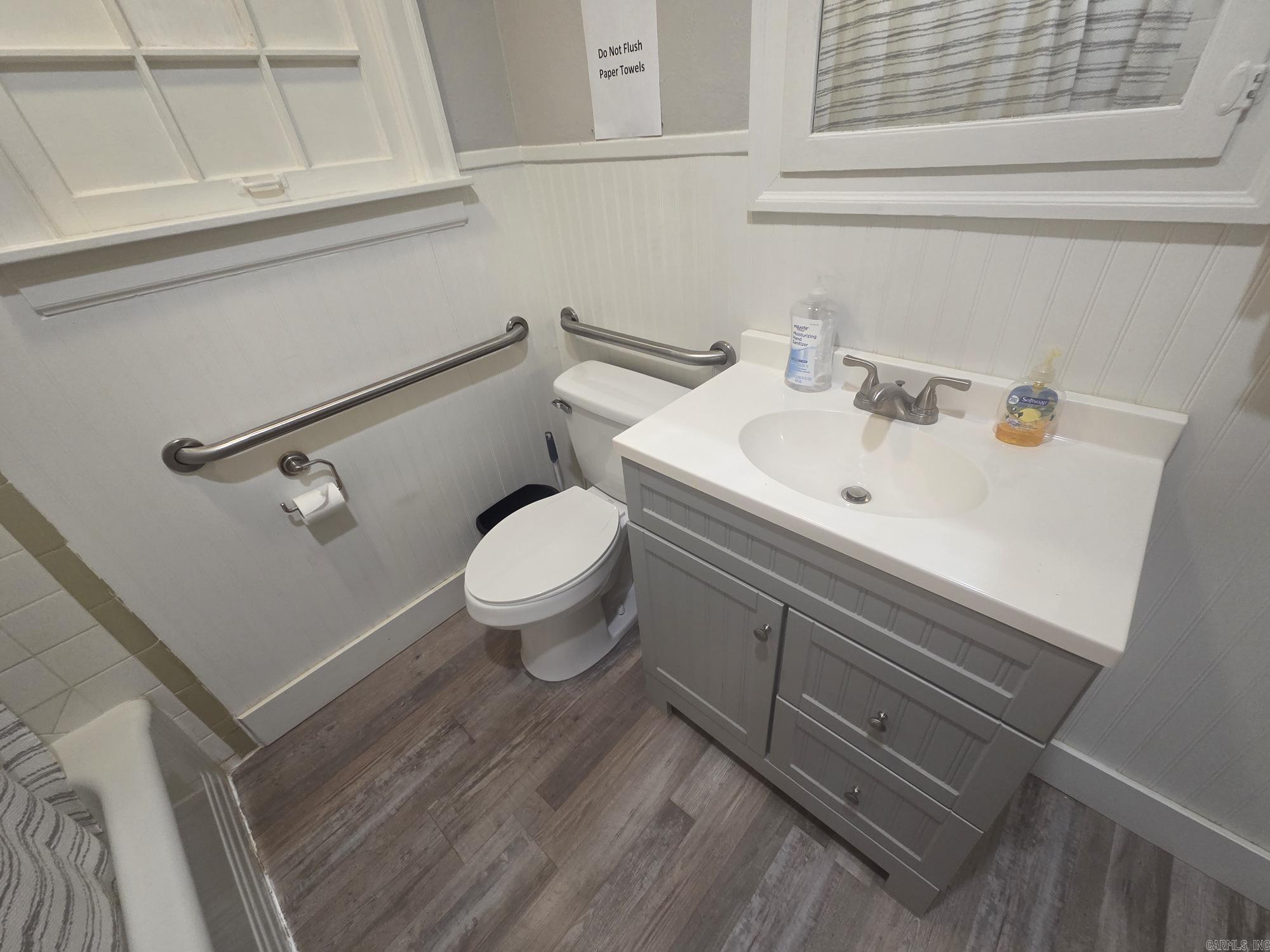 916a E Race Avenue Property Photo 38