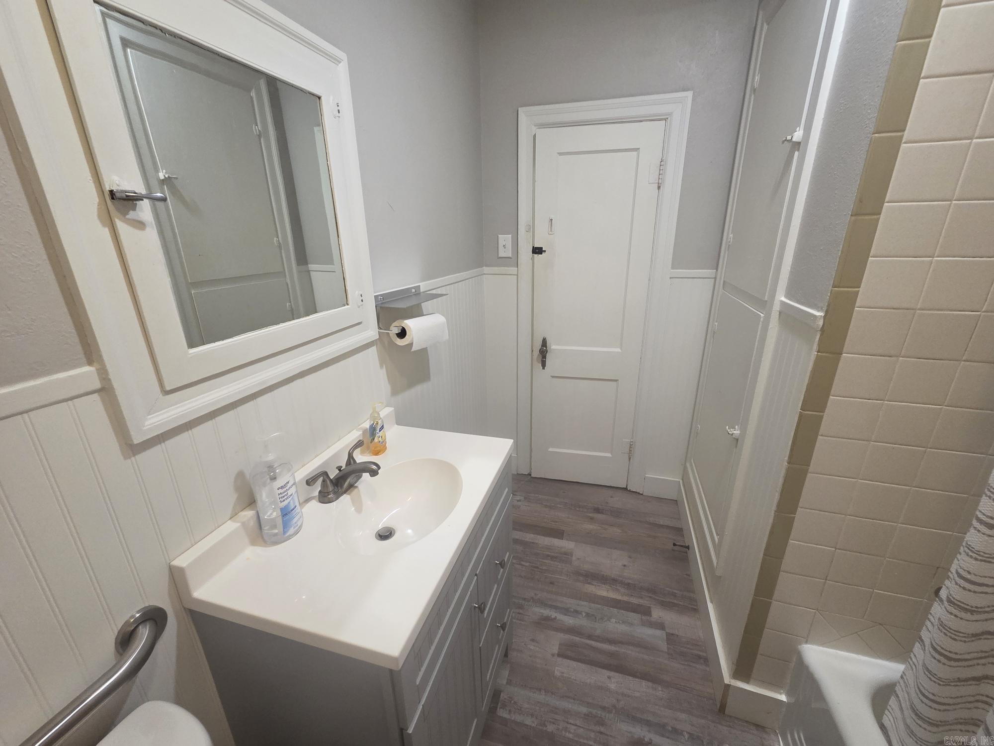 916a E Race Avenue Property Photo 39