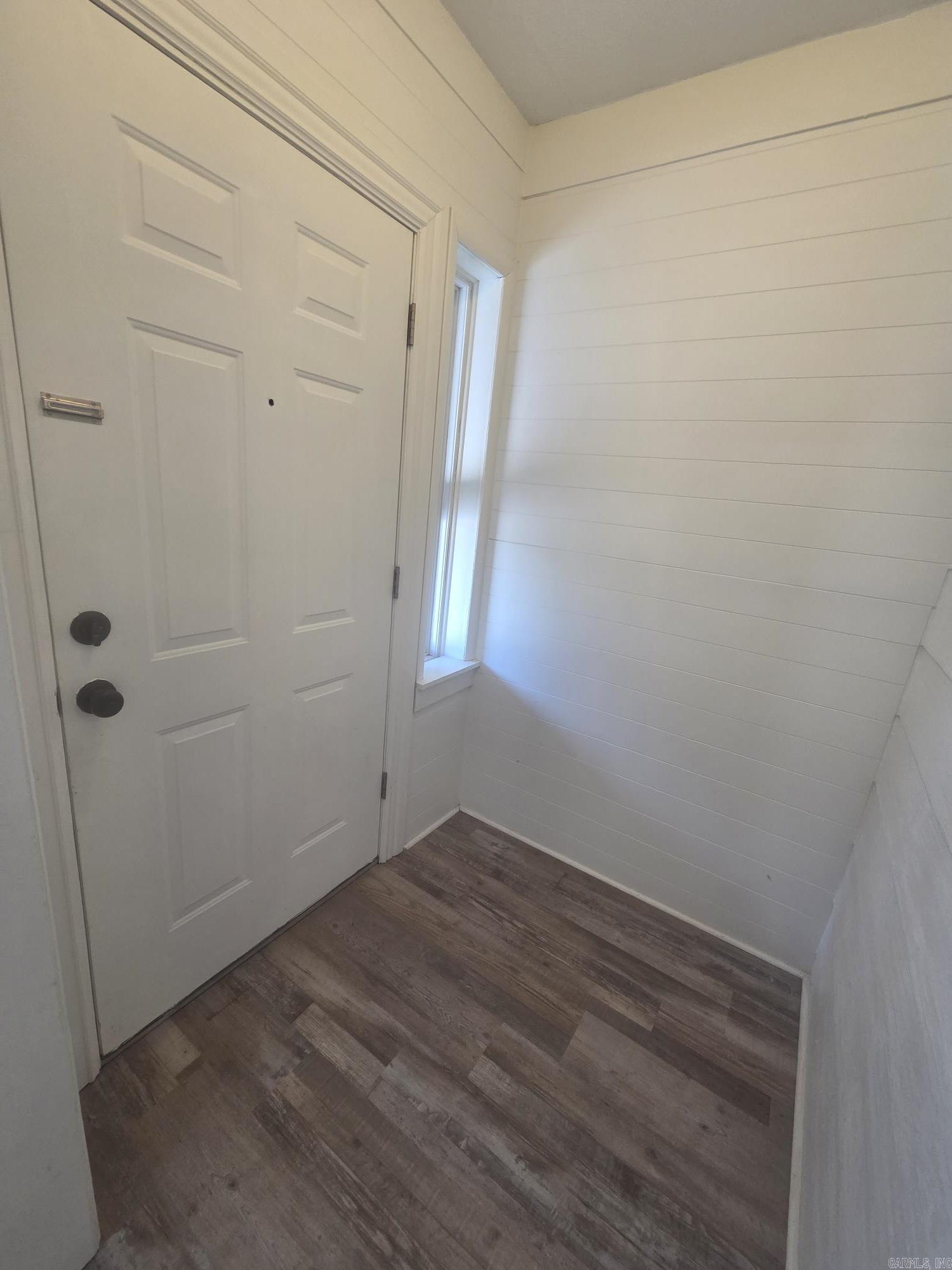 916a E Race Avenue Property Photo 44