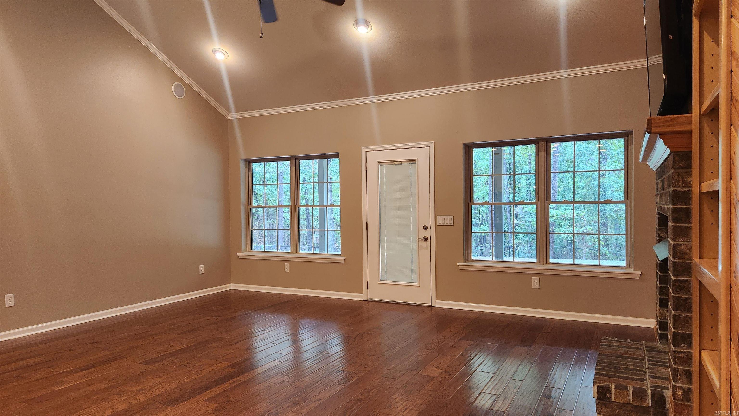 165 Crestwood Drive Property Photo 14