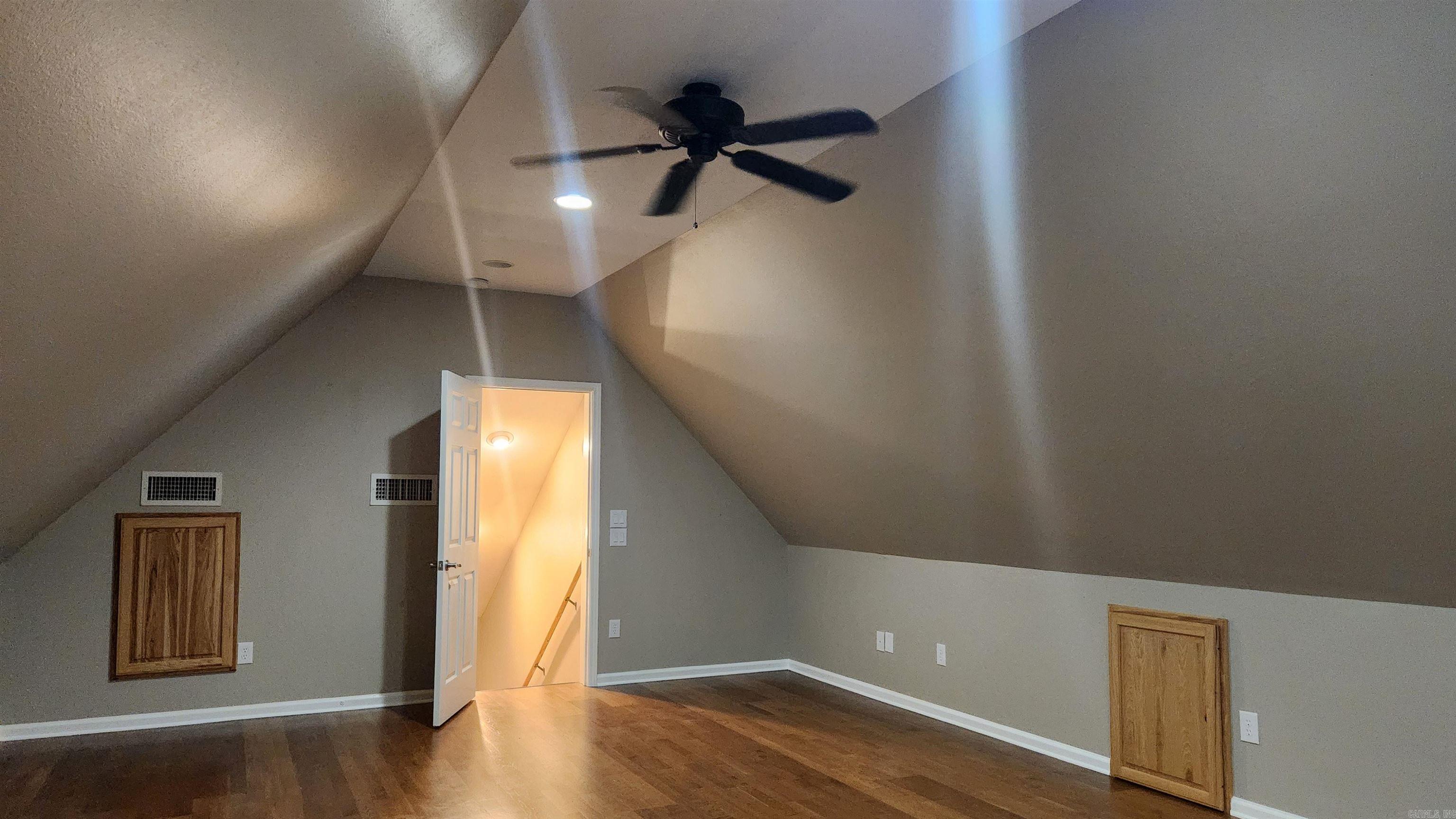 165 Crestwood Drive Property Photo 27