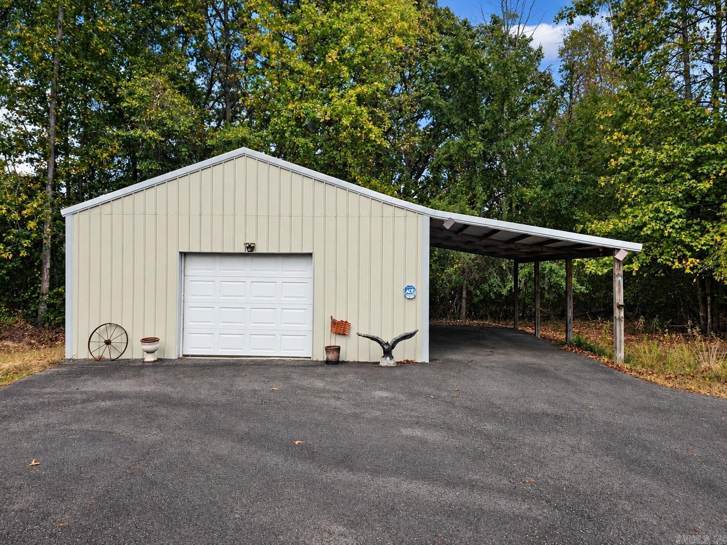 116 Huffman Court Property Photo 4