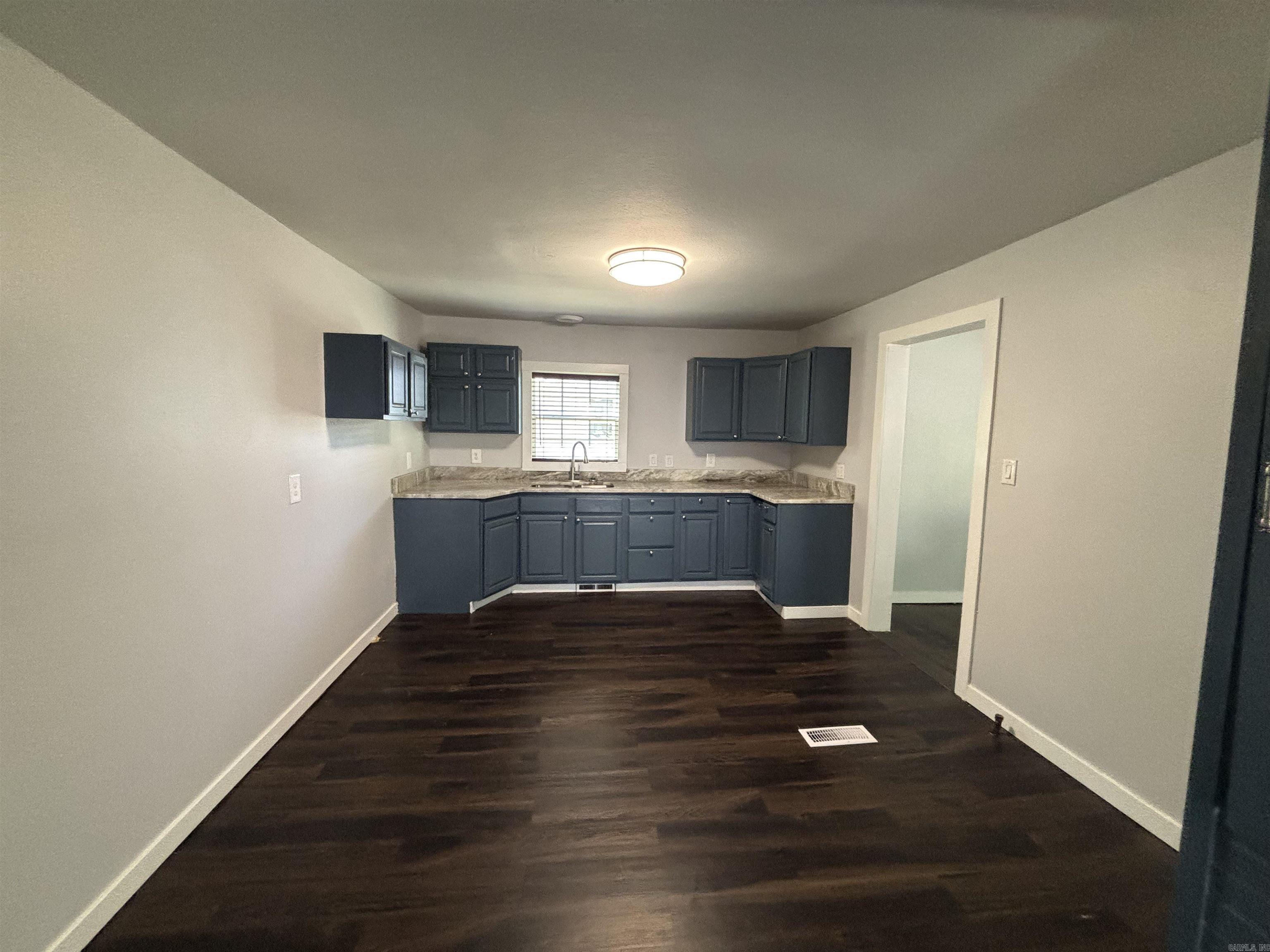 808 W Hazel Street Property Photo 11