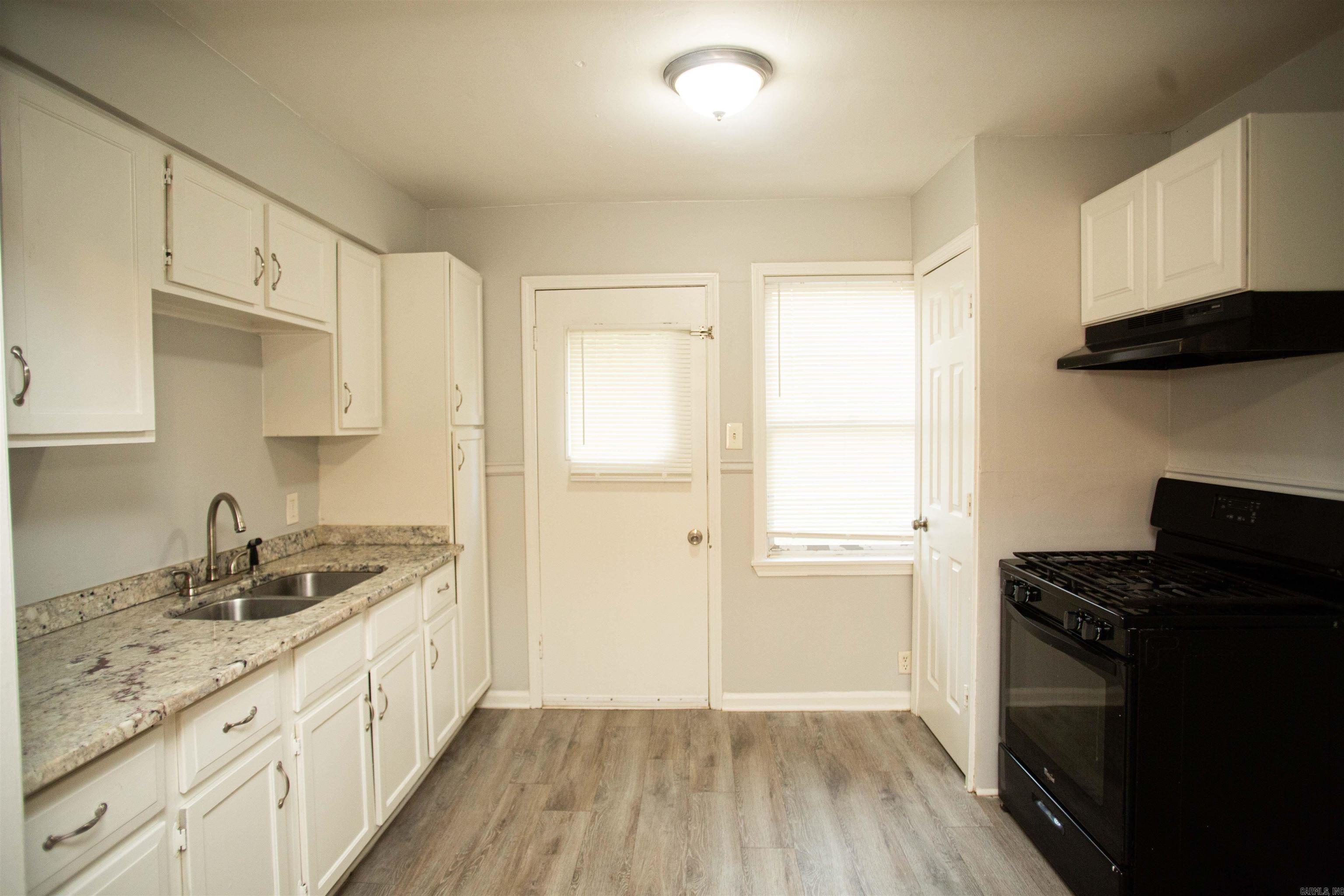 301 Boggs Street Property Photo 6