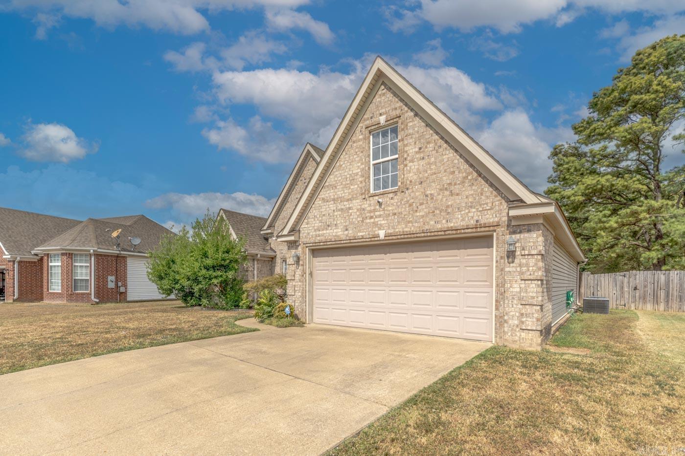 5408 Deerfield Dr Property Photo 3