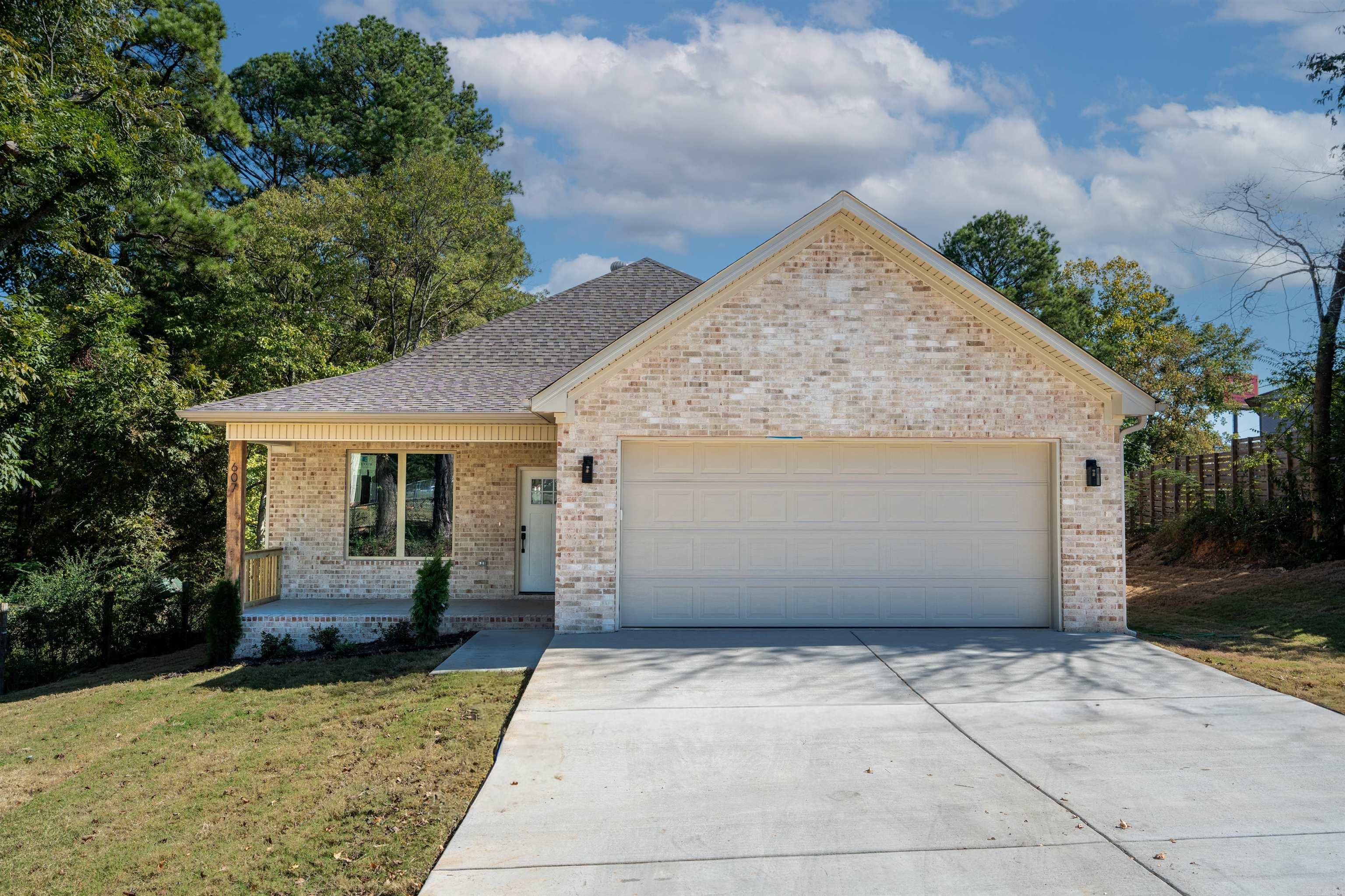 607 Brents Ford Road Property Photo 1