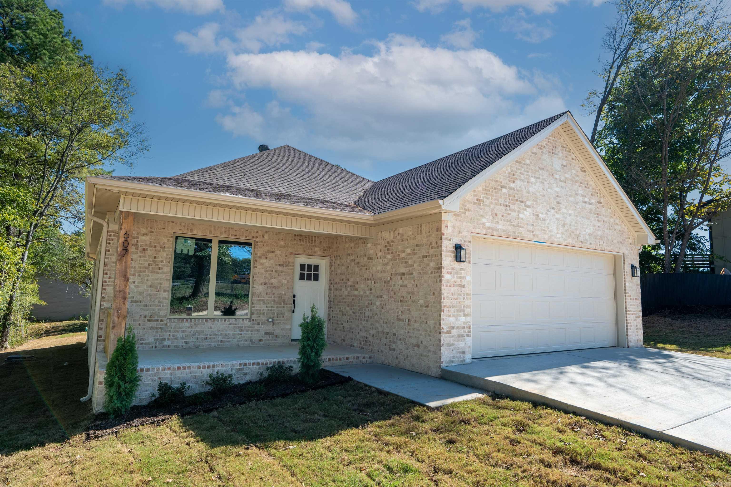 607 Brents Ford Road Property Photo 2