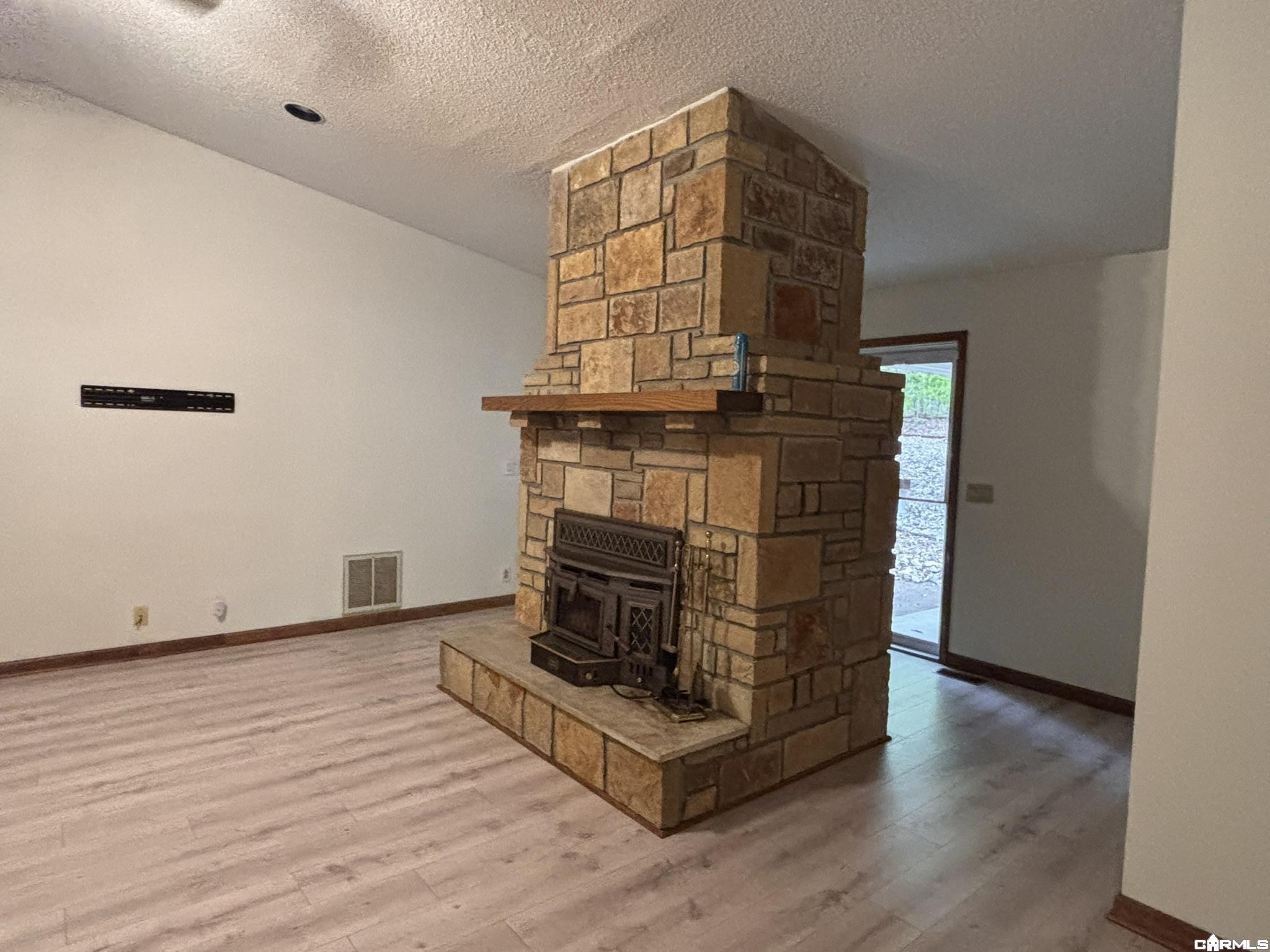 8 Tivisa Lane Property Photo 7