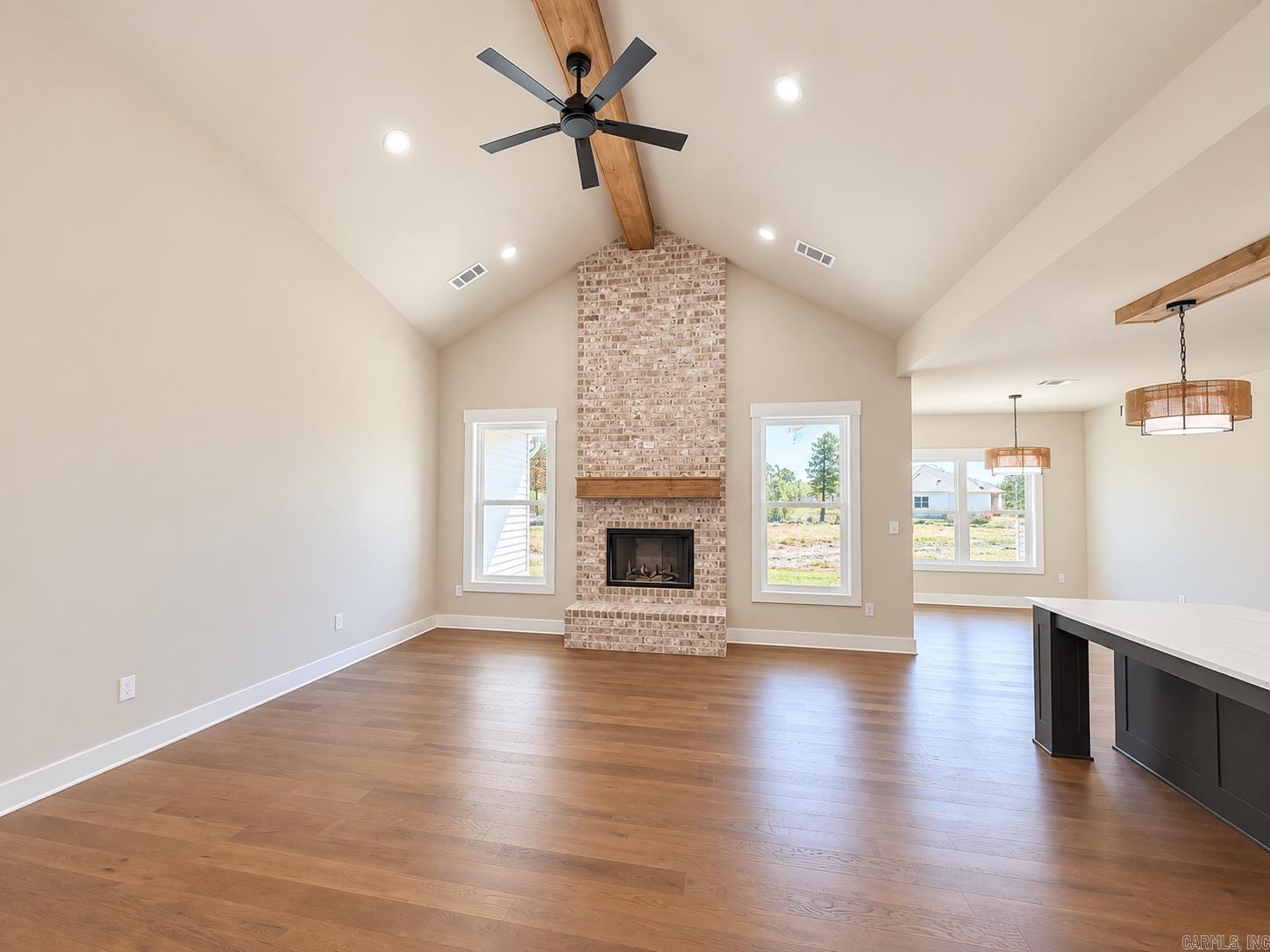 6786 N Detonti Property Photo 14