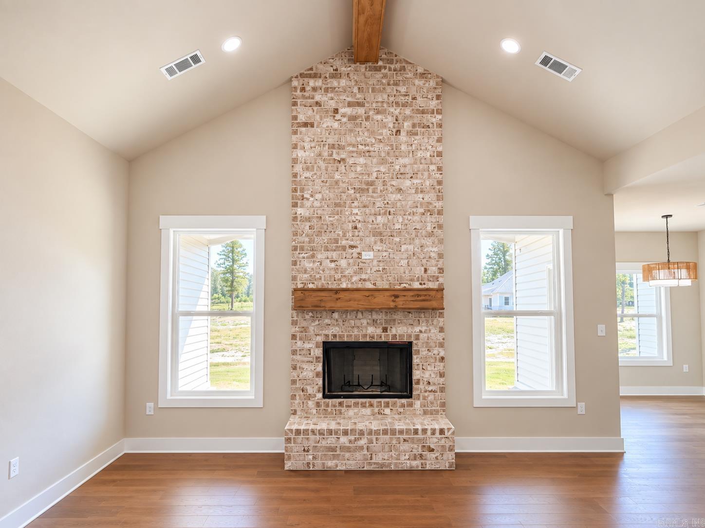 6786 N Detonti Property Photo 15