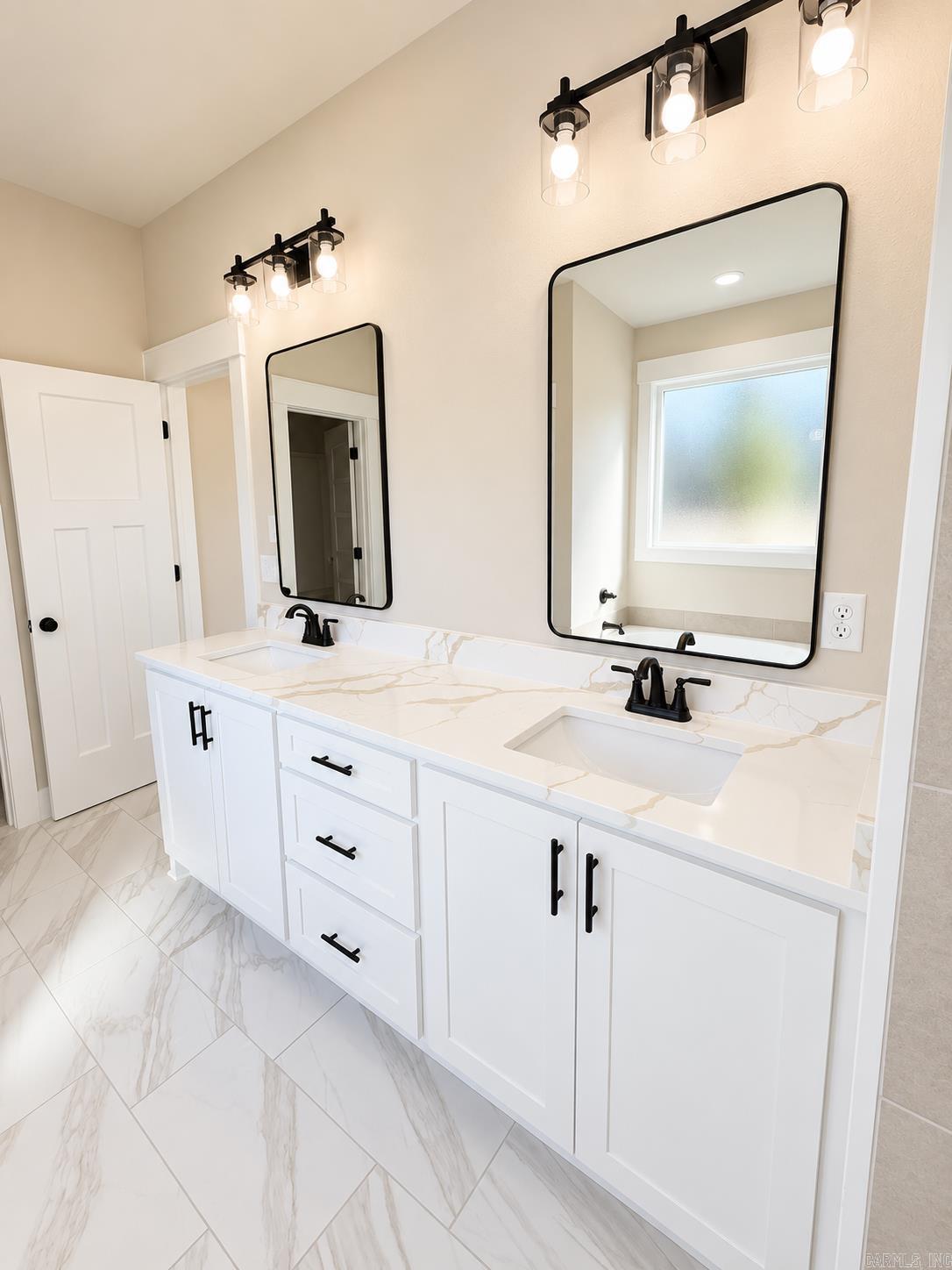 6786 N Detonti Property Photo 19
