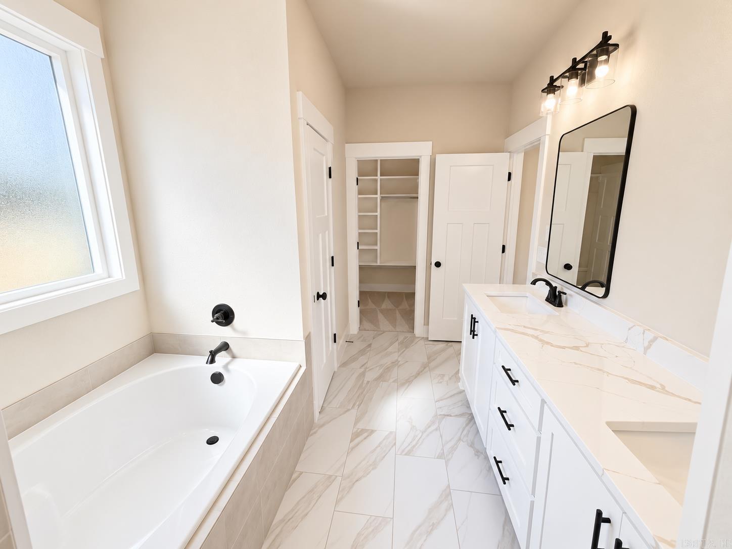 6786 N Detonti Property Photo 20