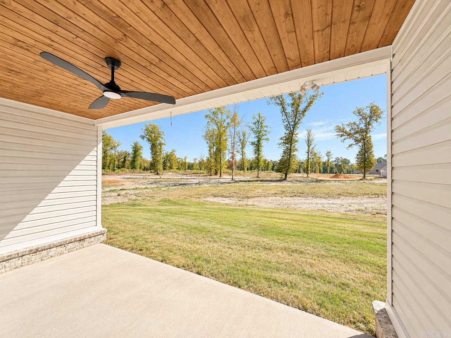 6786 N Detonti Property Photo 29