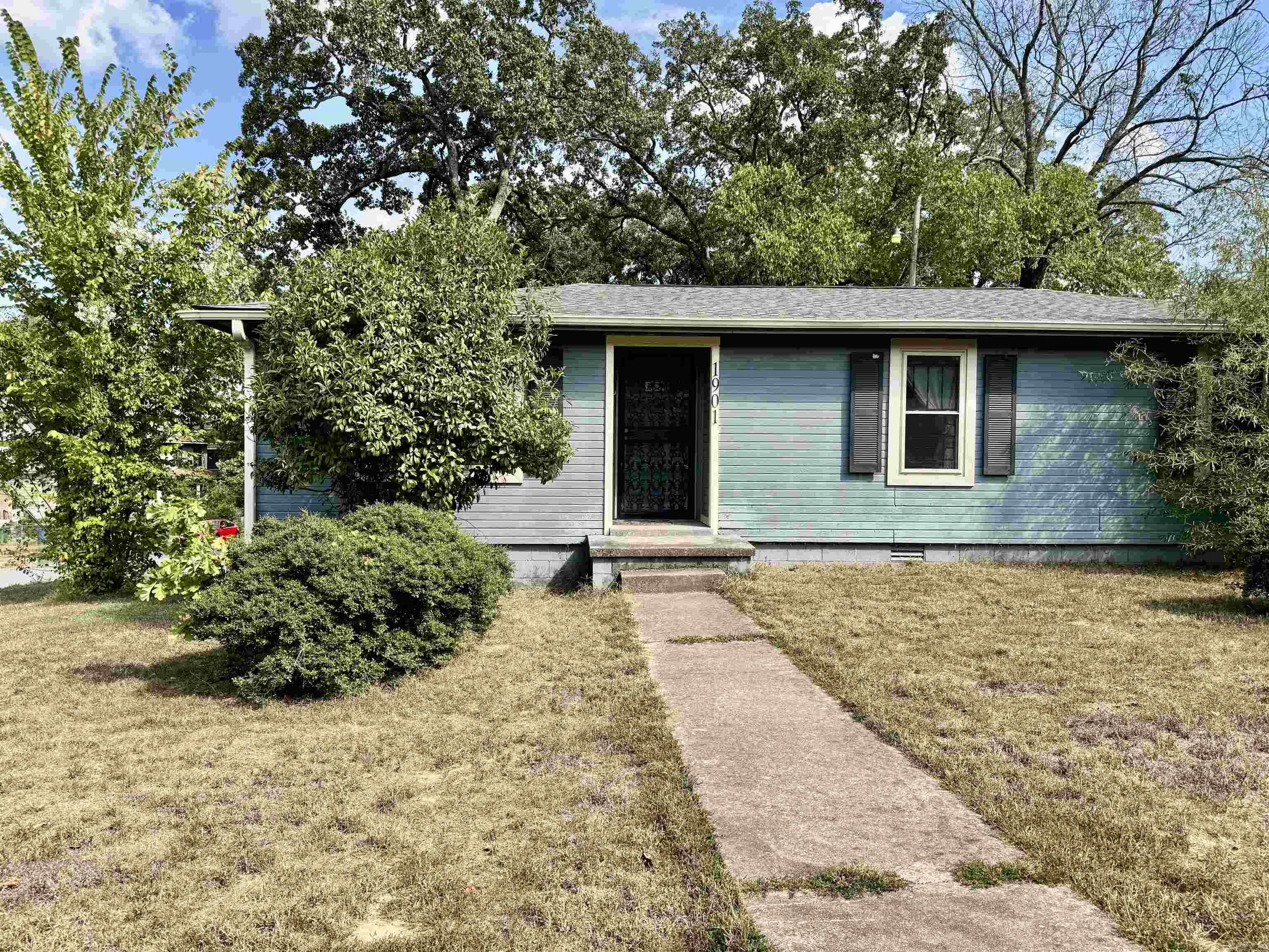 1901 Marshall Street Property Photo 1