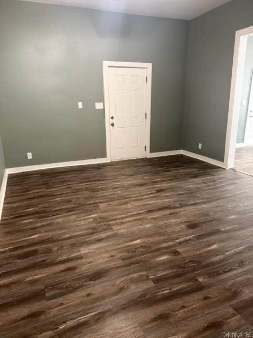 416 England Street Property Photo 10