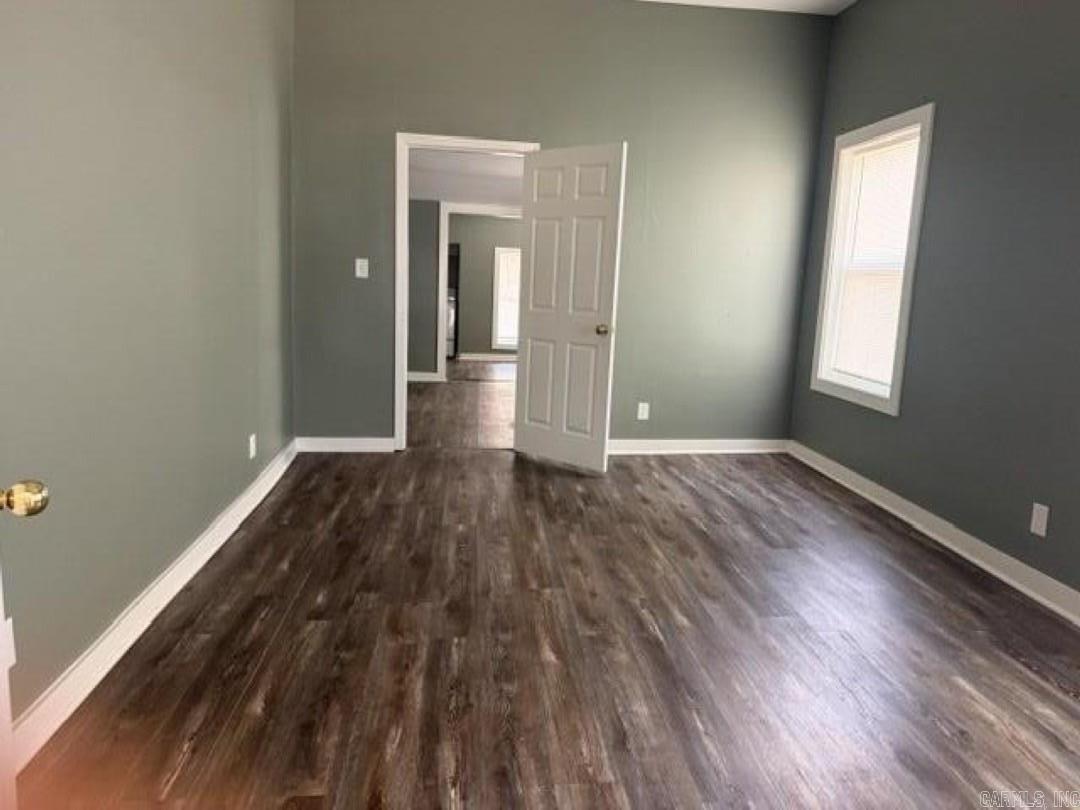 416 England Street Property Photo 11