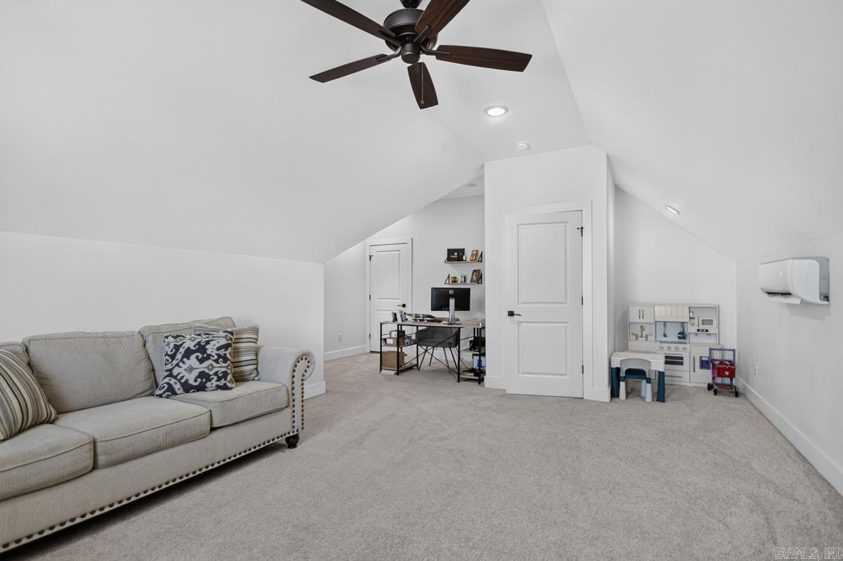 2025 Kaysen Lane Property Photo 23