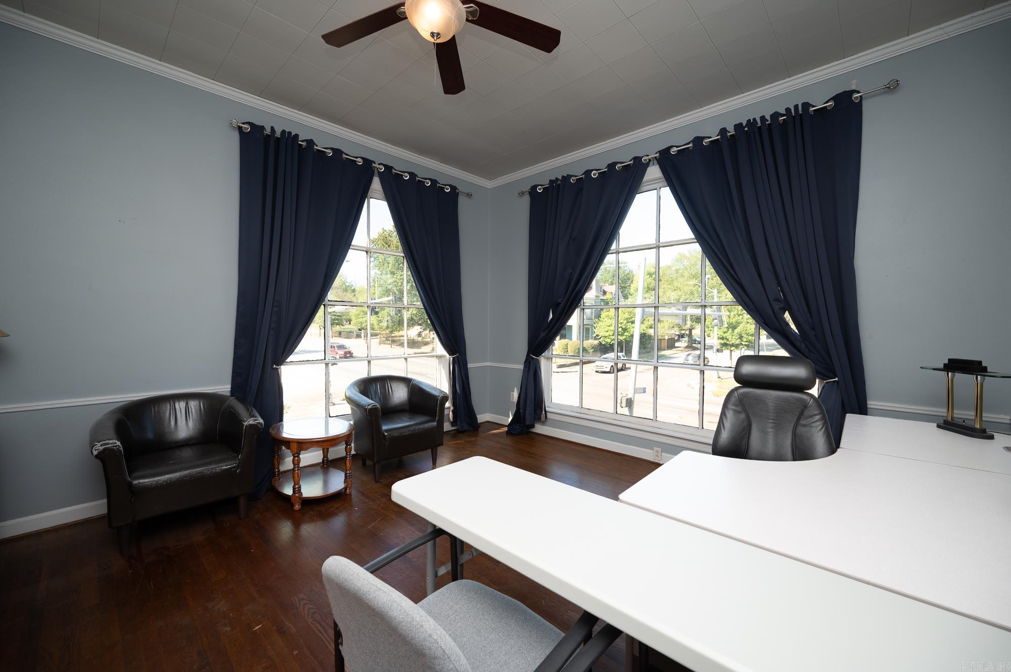 1323 S Broadway Street Property Photo 24
