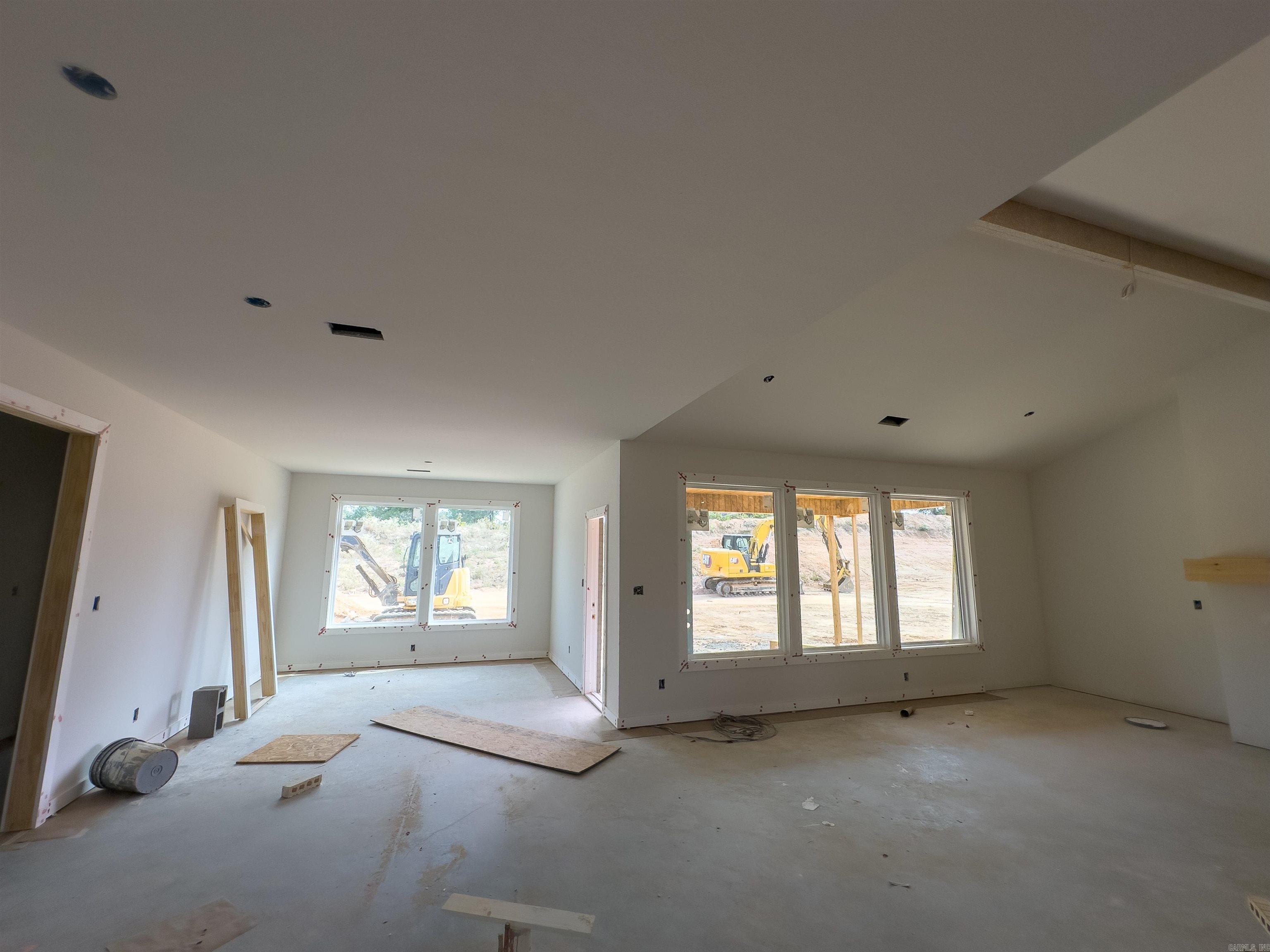 1033 Creekwood Cir Property Photo 6