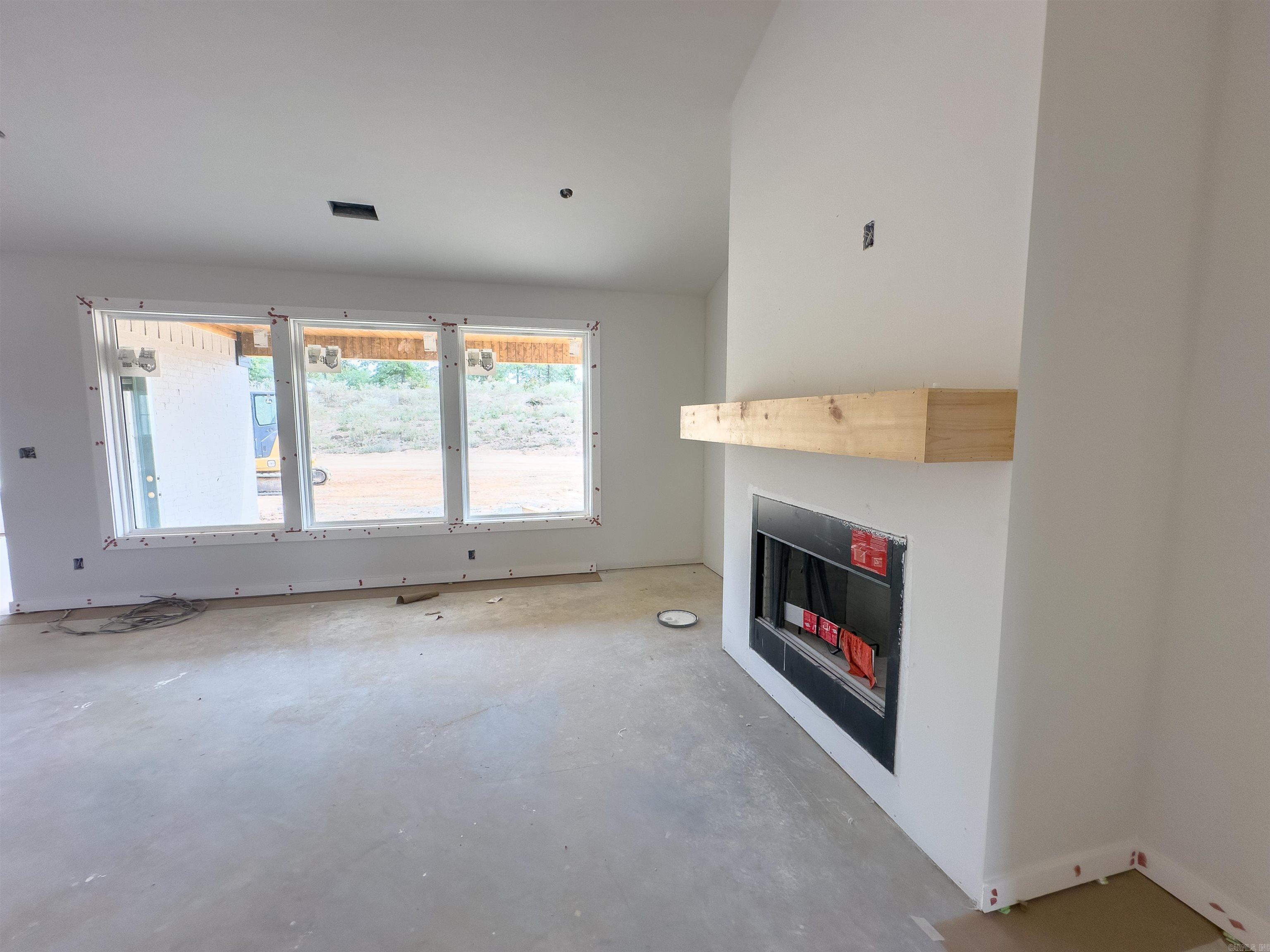 1033 Creekwood Cir Property Photo 8