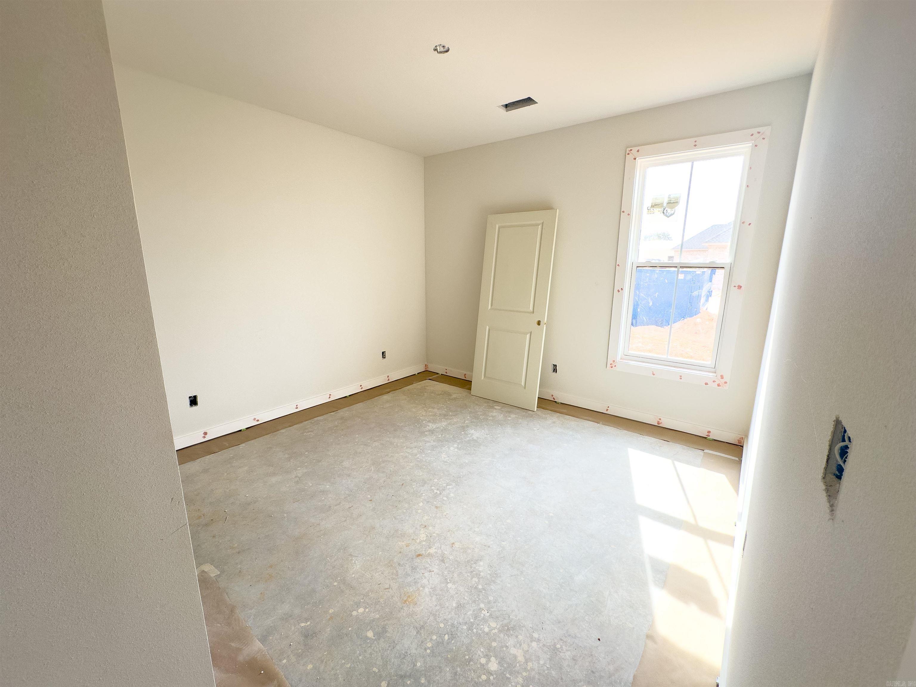 1033 Creekwood Cir Property Photo 10