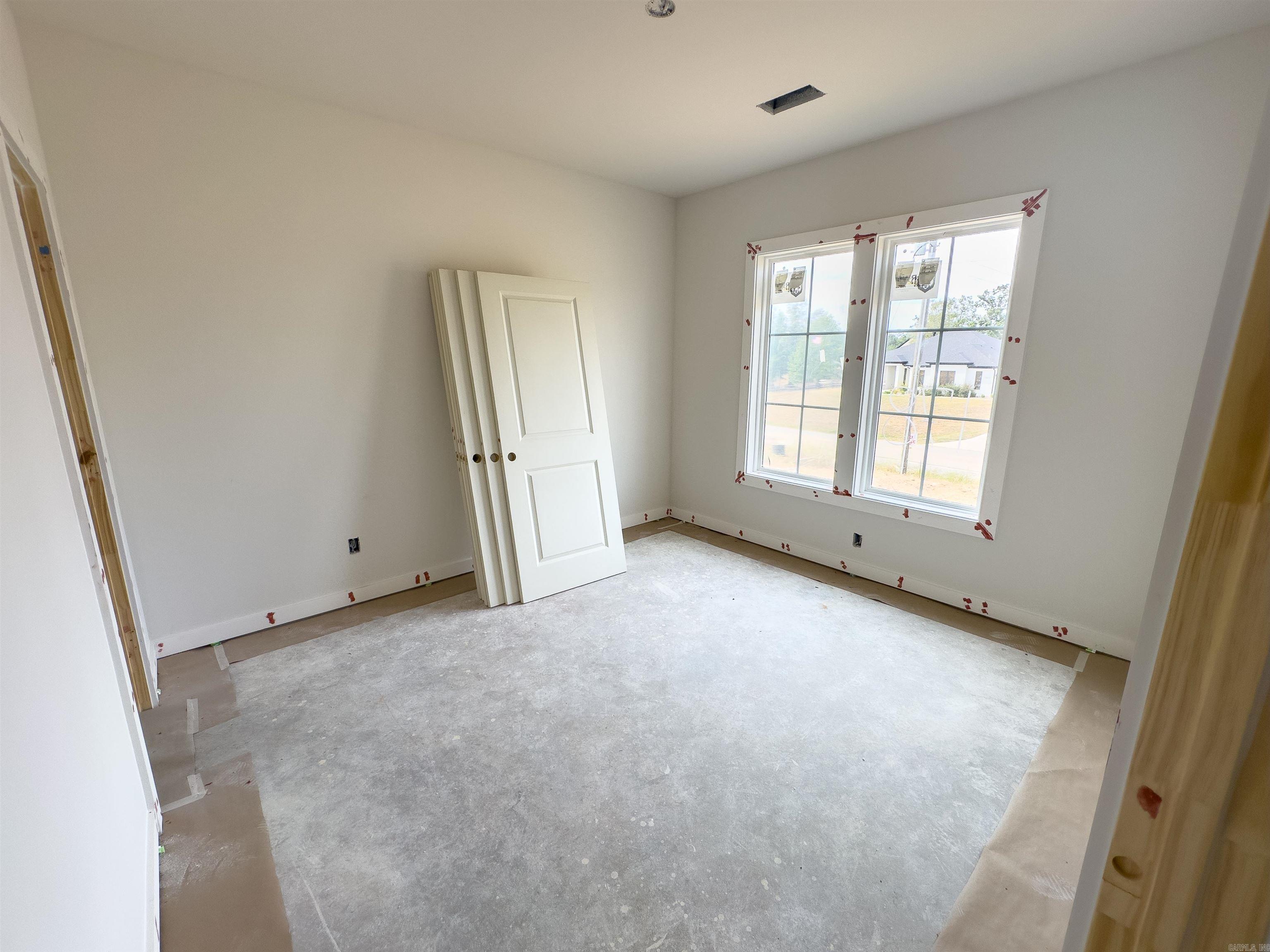 1033 Creekwood Cir Property Photo 11