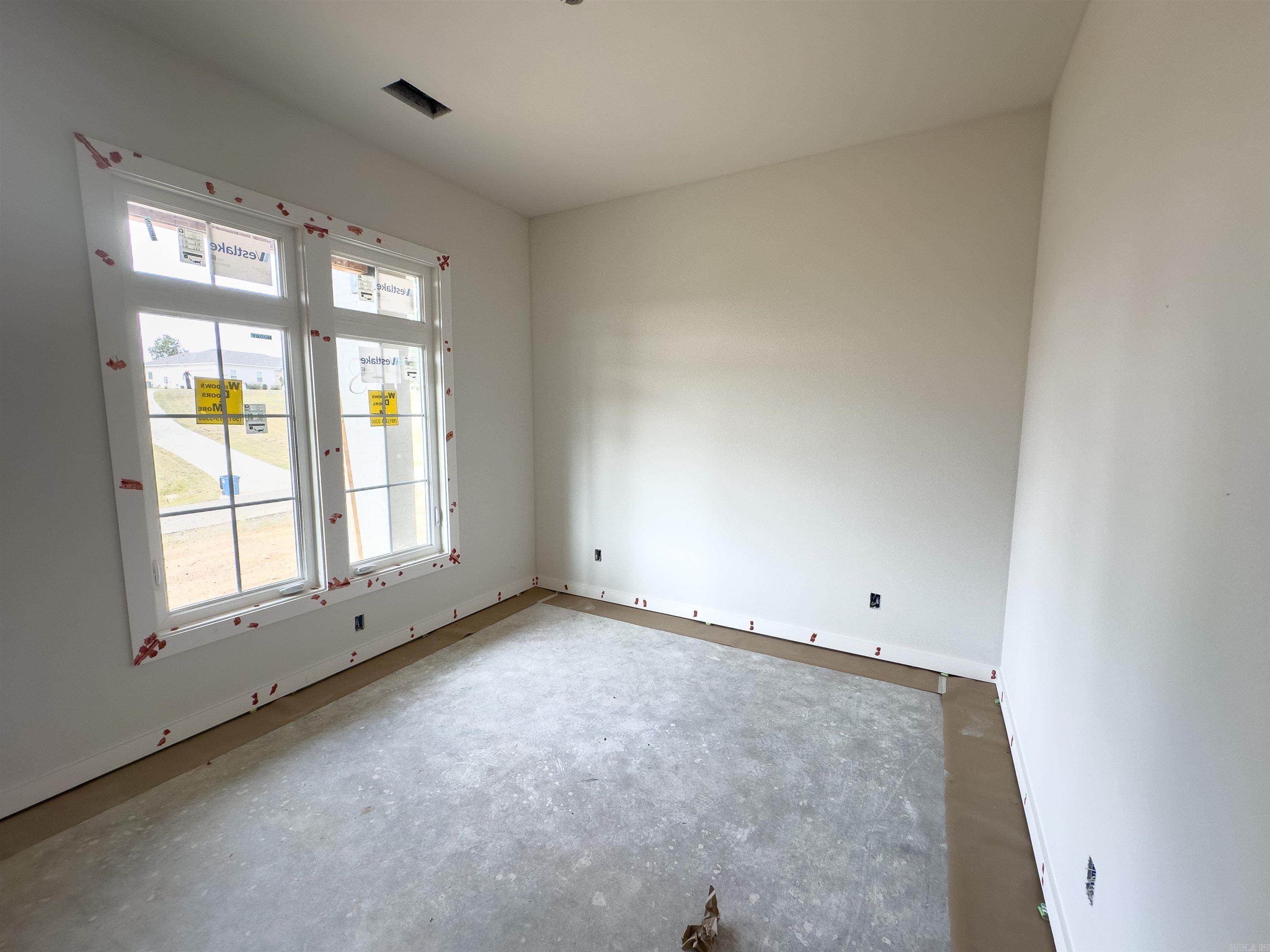 1033 Creekwood Cir Property Photo 12