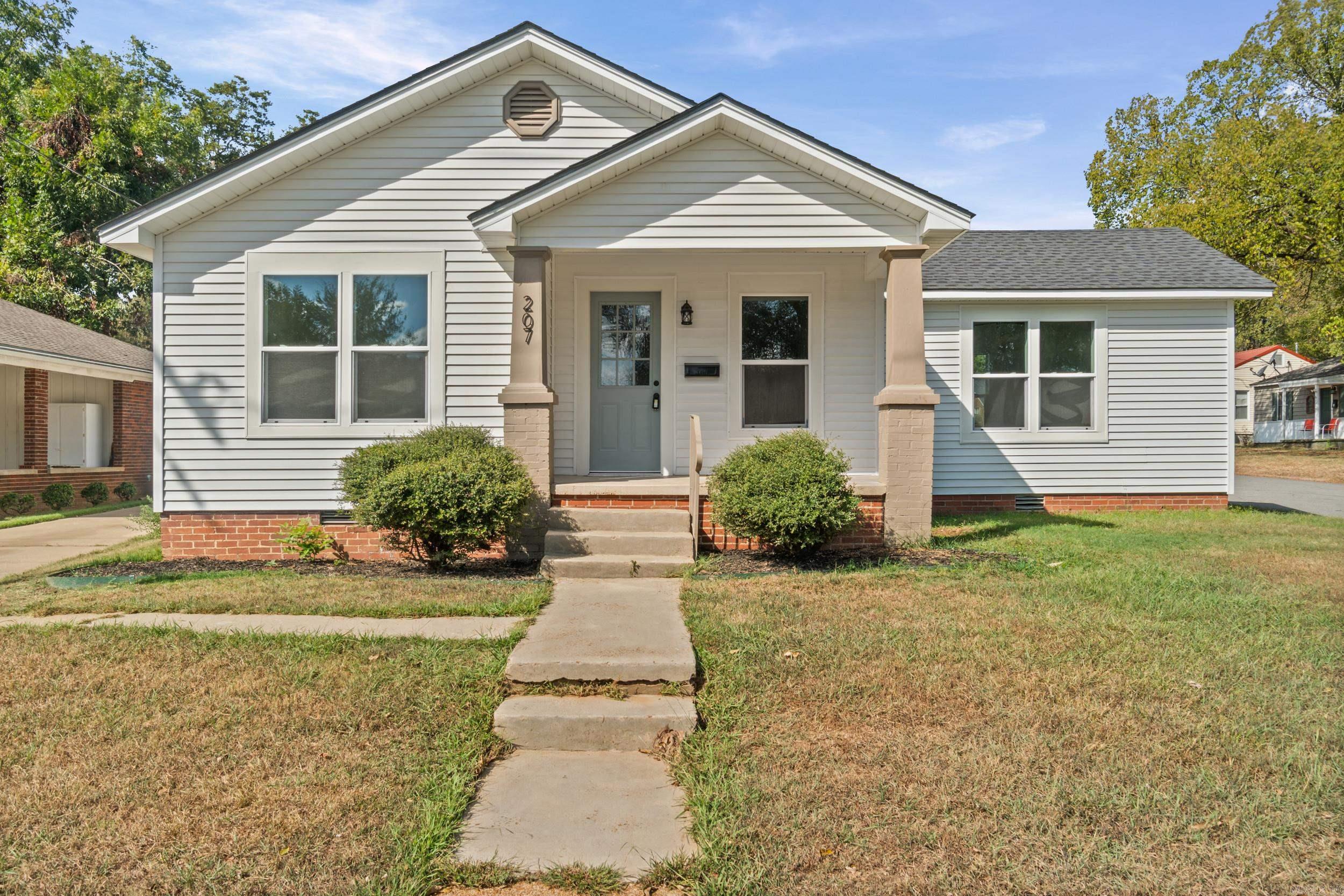 207 N. Sowell St. Property Photo 1