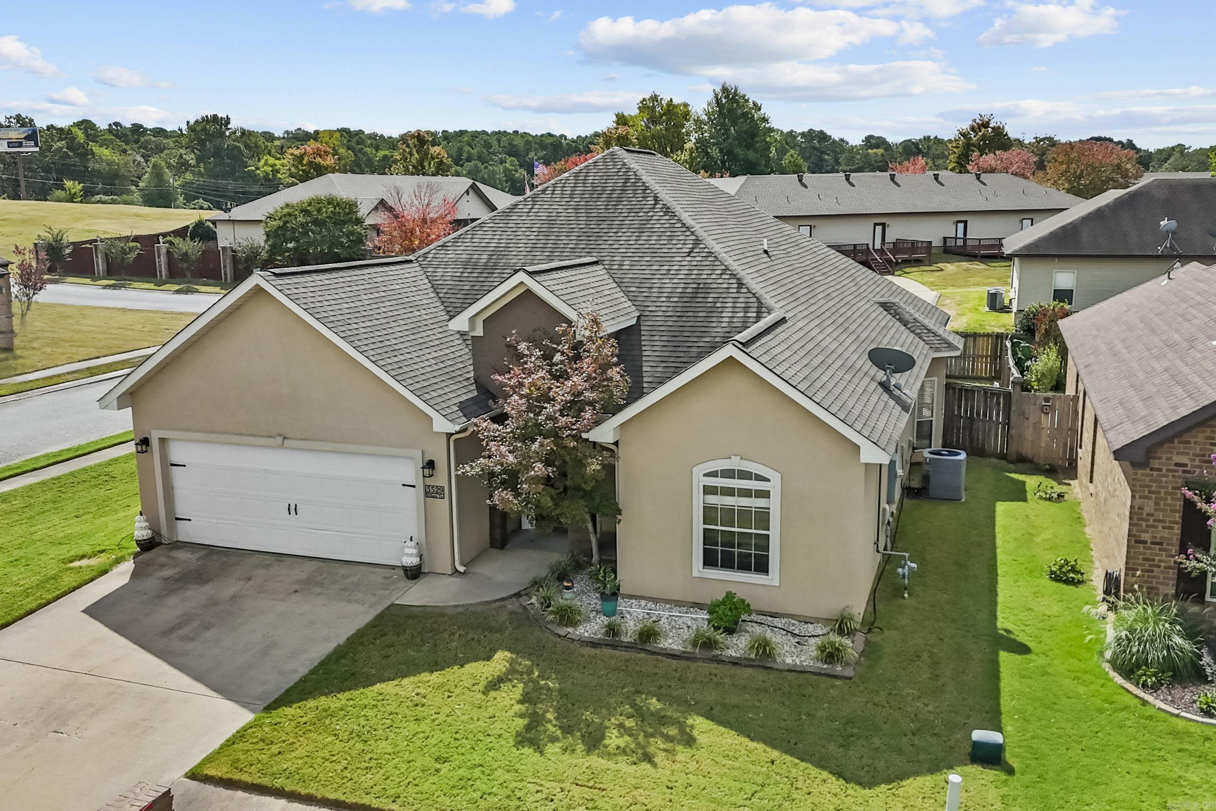 5529 Village Trace Property Photo 4