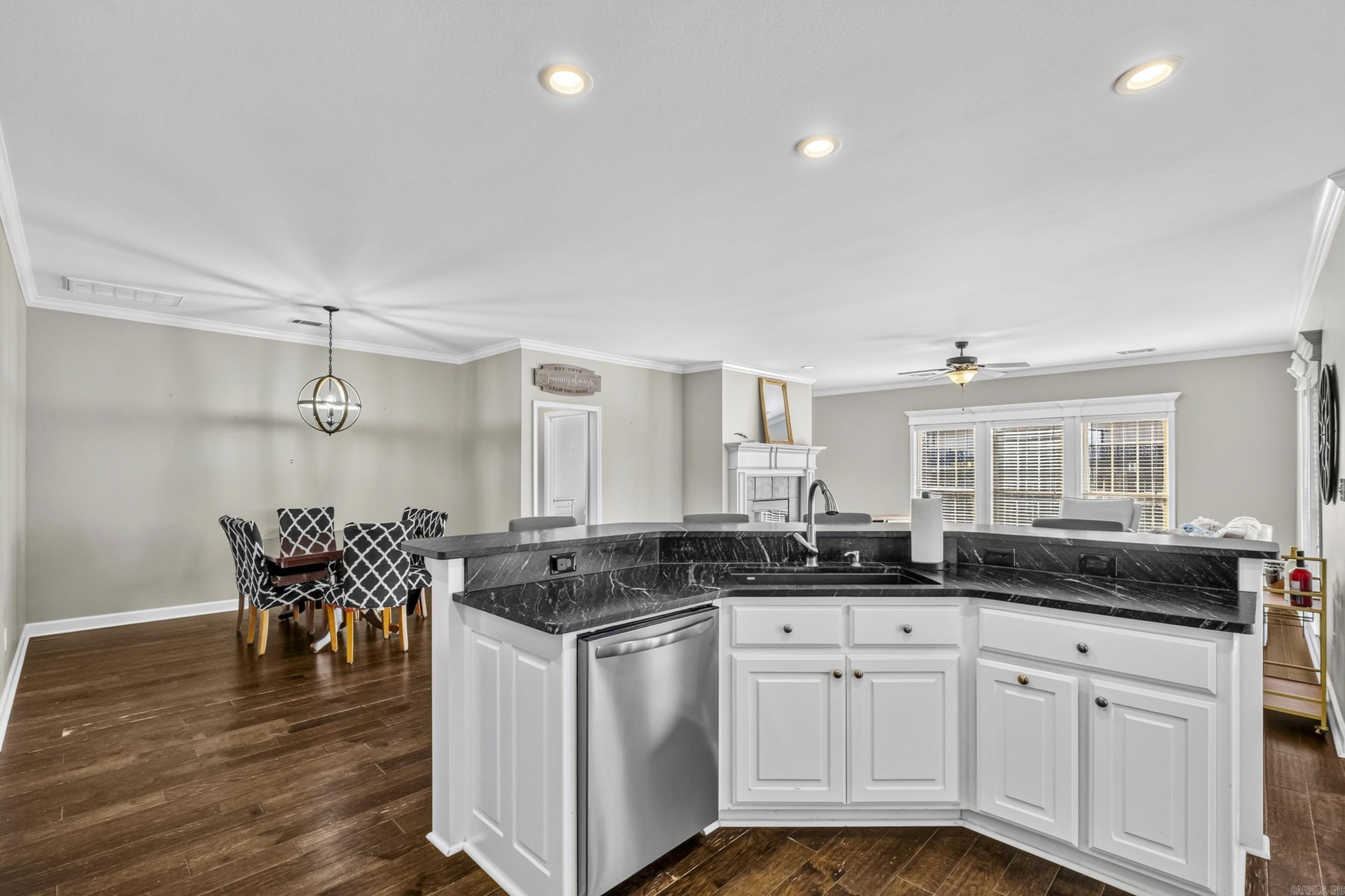5529 Village Trace Property Photo 13