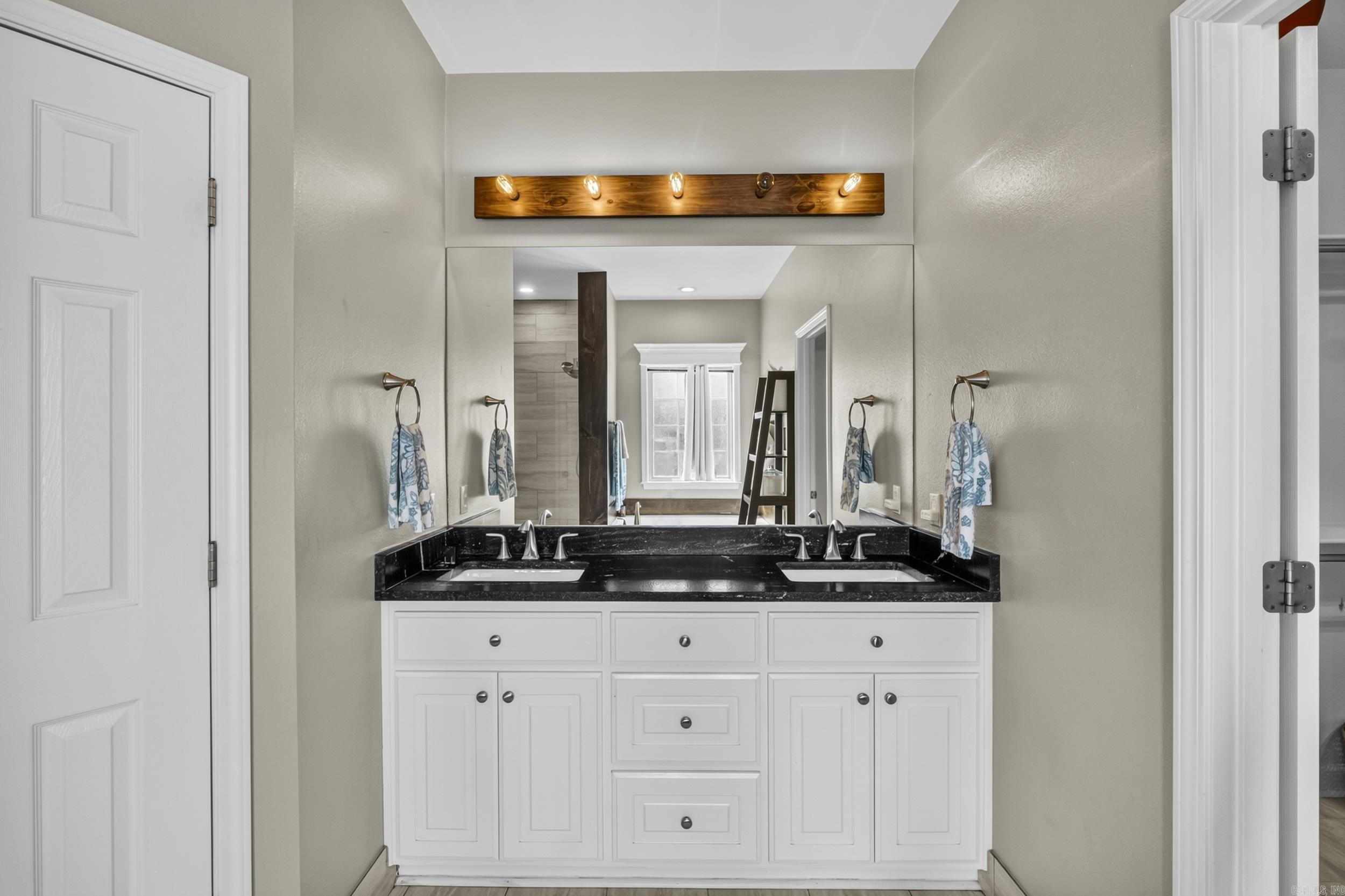 5529 Village Trace Property Photo 21