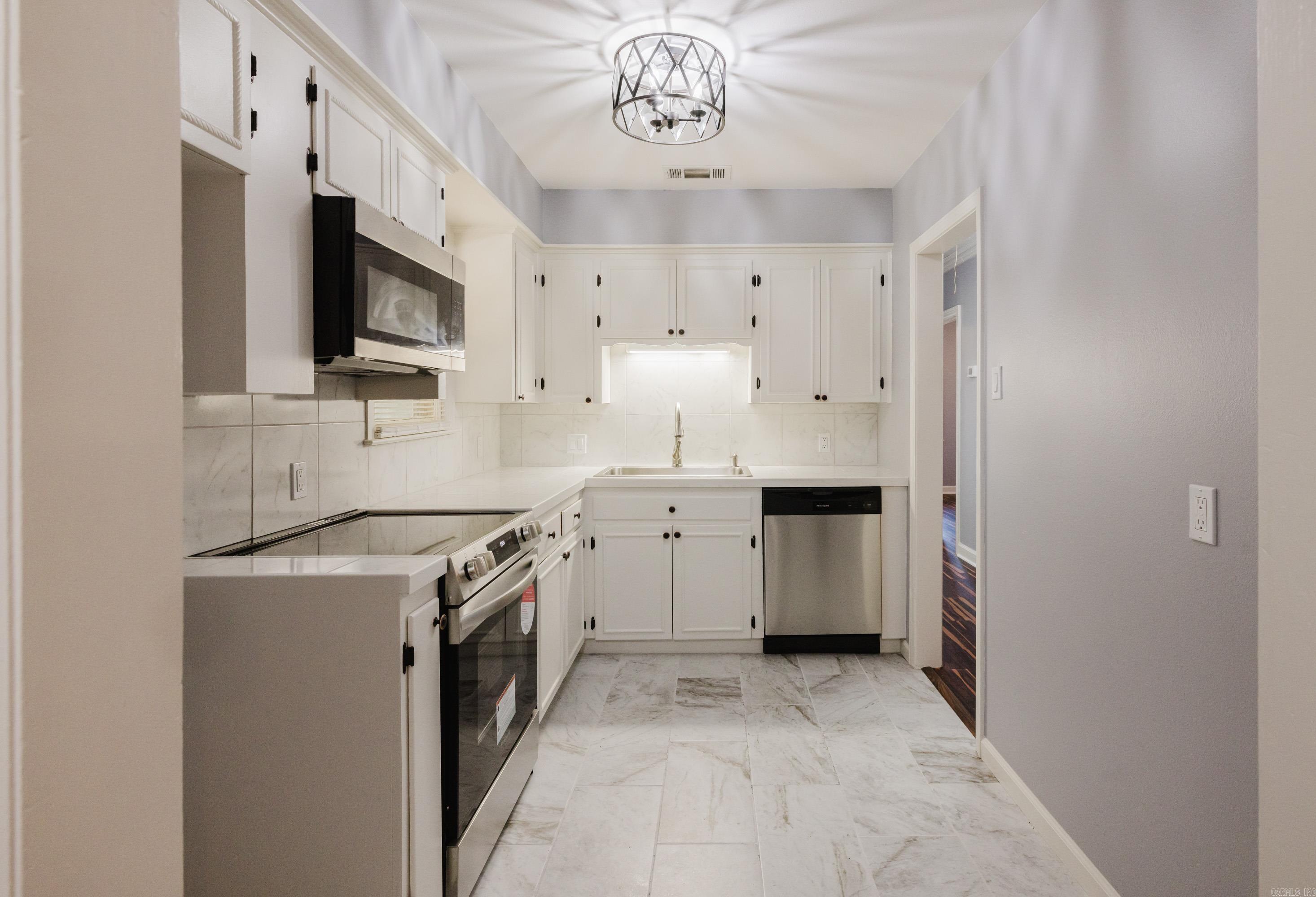 25 Meadowbrook Drive Property Photo 16